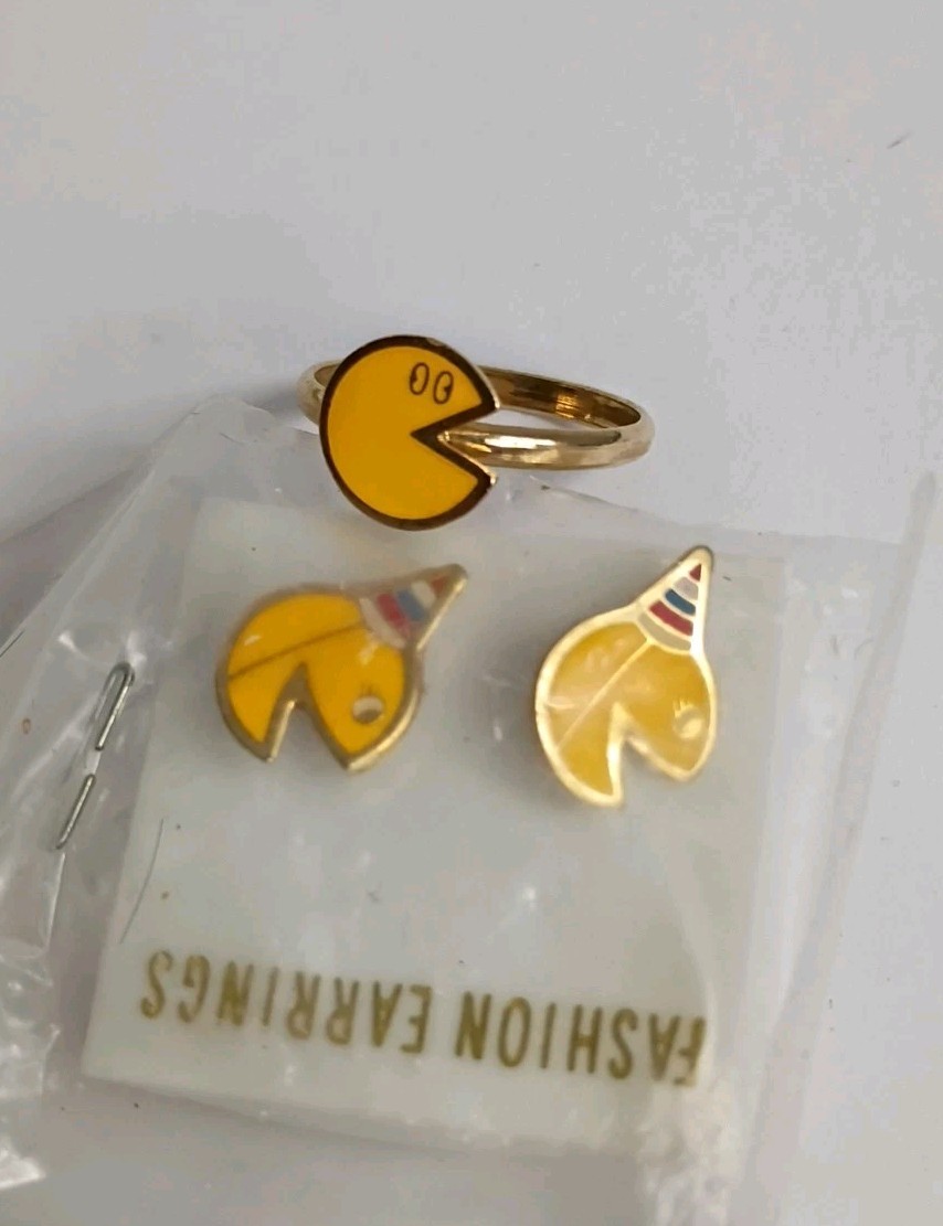 Vintage NOS Mrs Pac-Man Birthday Metal Stud Earrings Mr Pac Man Adjustable Ring