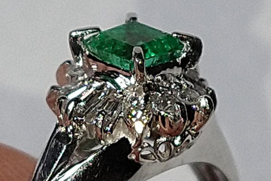 Solid platinum 0.57 carat natural emerald diamond ring 4.5 grams – pt900