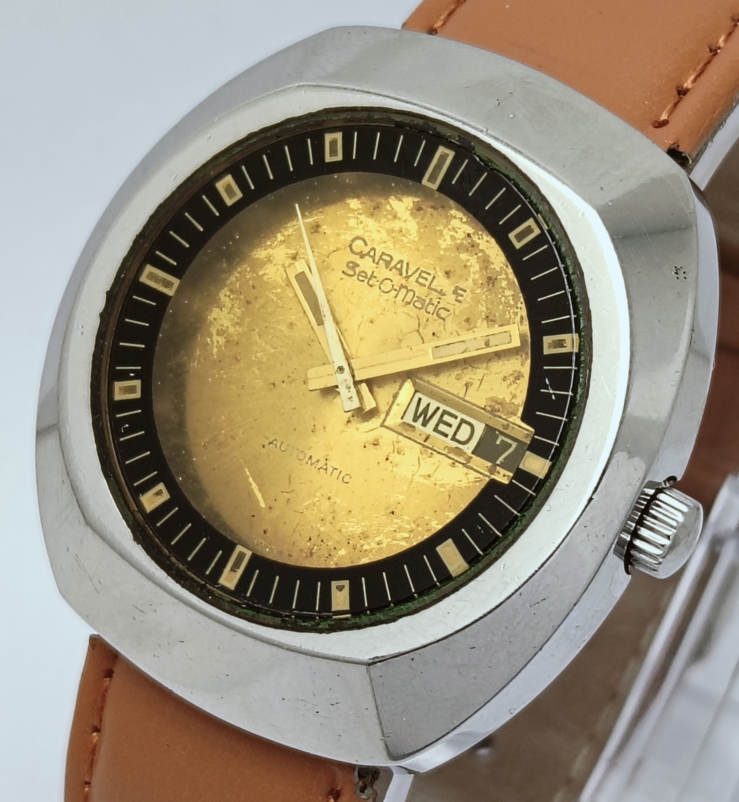 Caravelle Set-o-matic Automatic 7851-1 Day/Date Golden Dial Vintage Watch SMI115