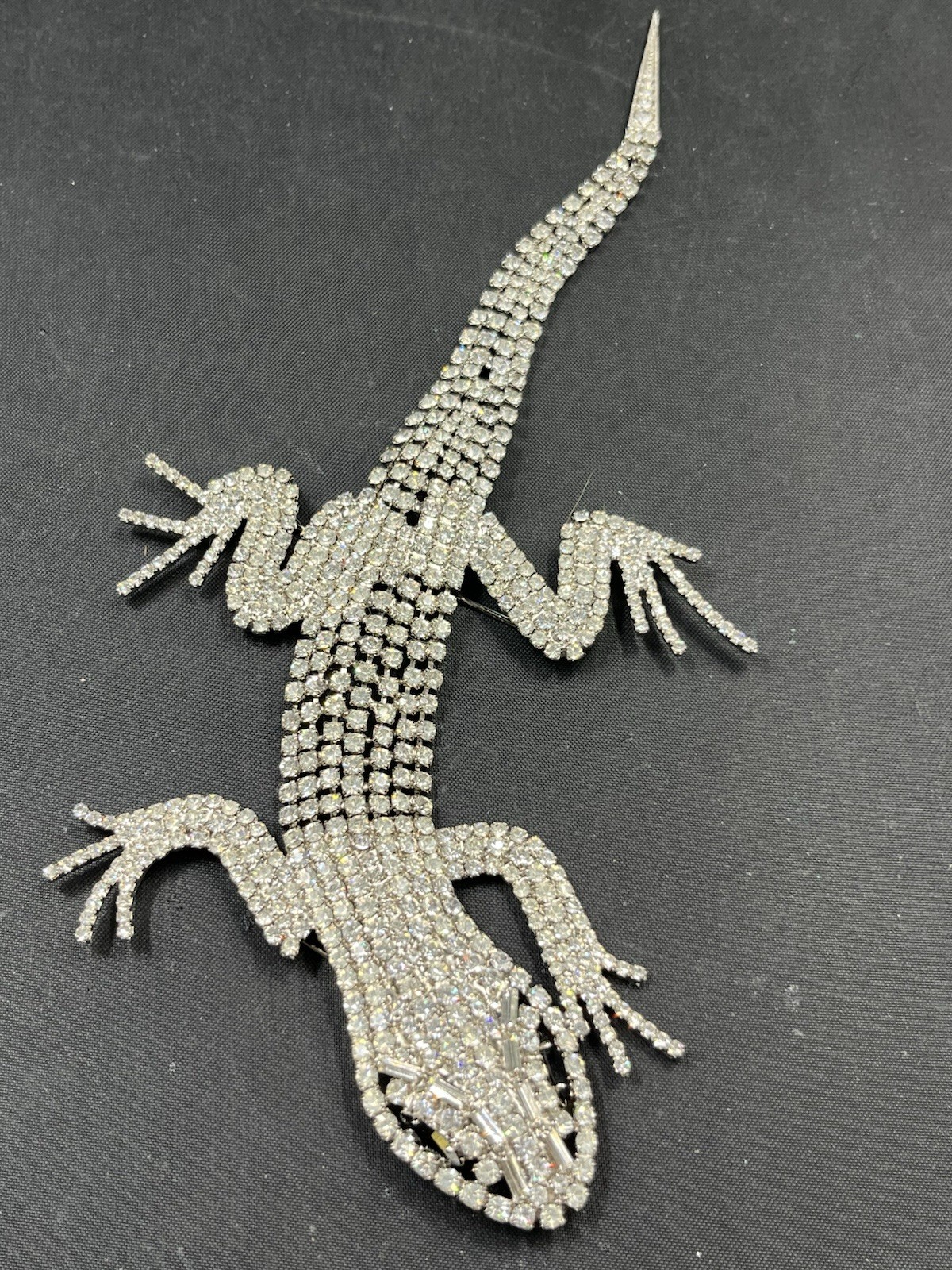 Butler & Wilson Signed Clear Rhinestones Articulated Lizard Brooch 9.5” In Box