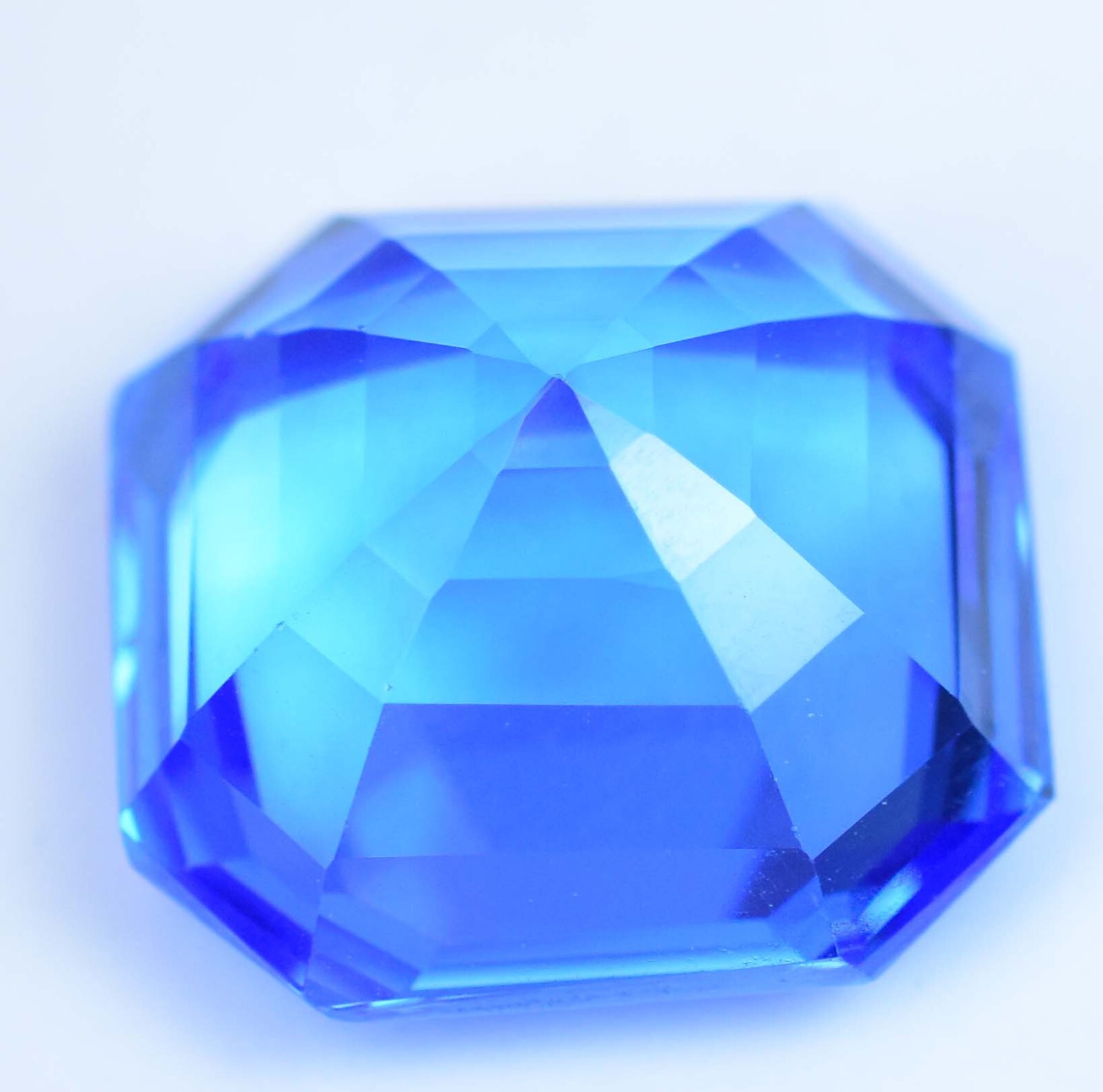26.15 Ct Natural Rare Lustrous Blue Tanzanite Certified Flawless Loose Gemstone
