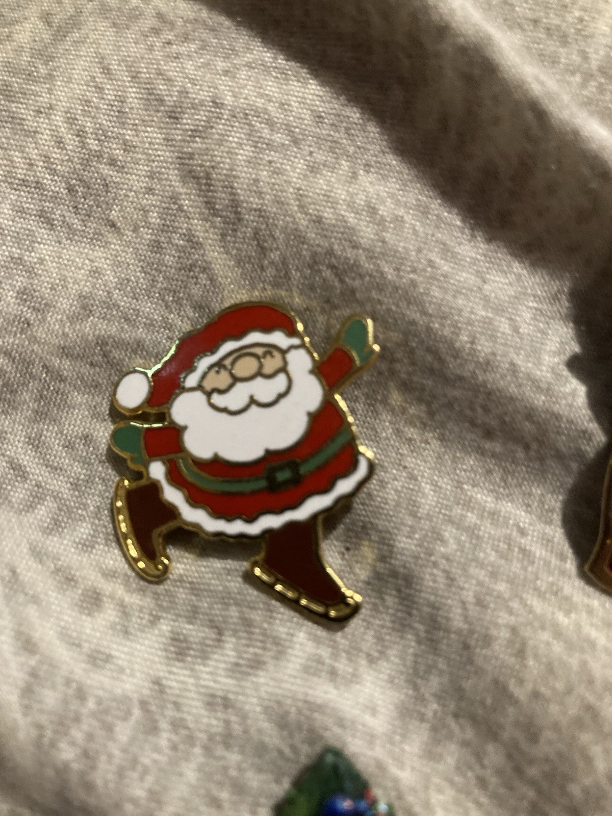 Lot of 4 Christmas Pins Santa’s and Snowmen Pins Vintage