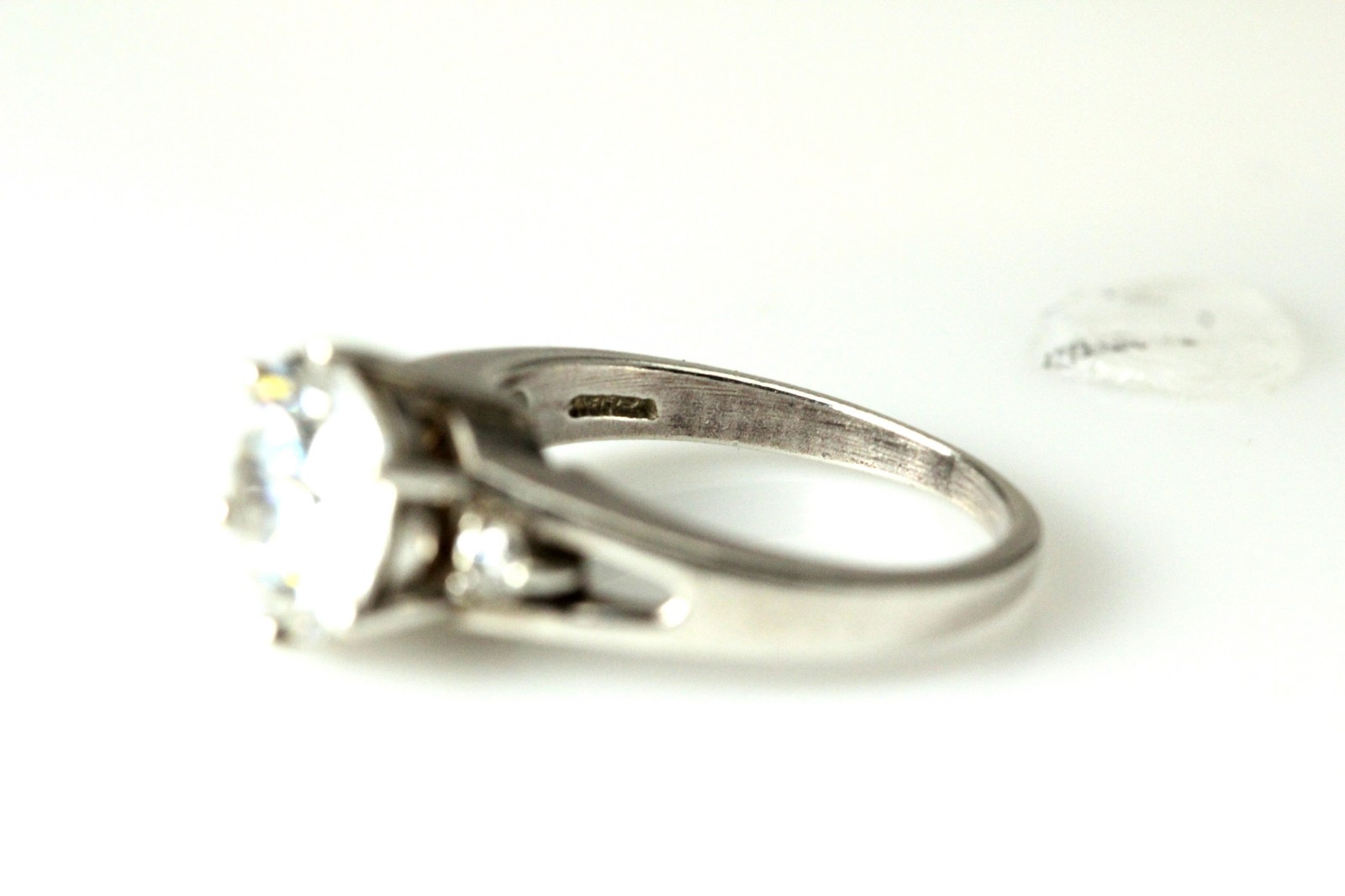 925 Sterling Silver Size 6 Round 9 mm Solitaire Ring 4.7 Grams (RIN6721)