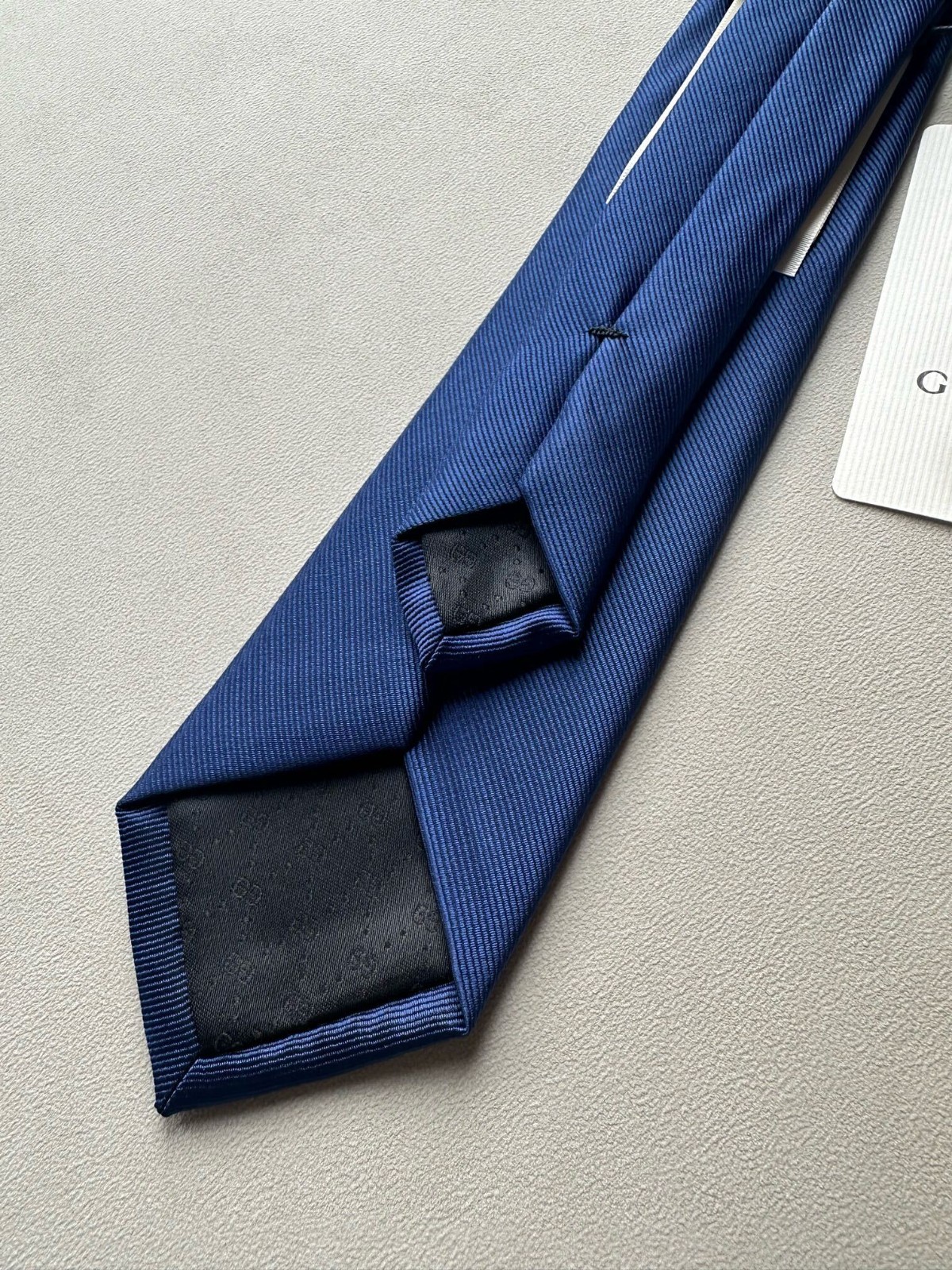 Gucci Mens Tie 2.75” (7cm) Cobra KING Embroidery Blue NWT