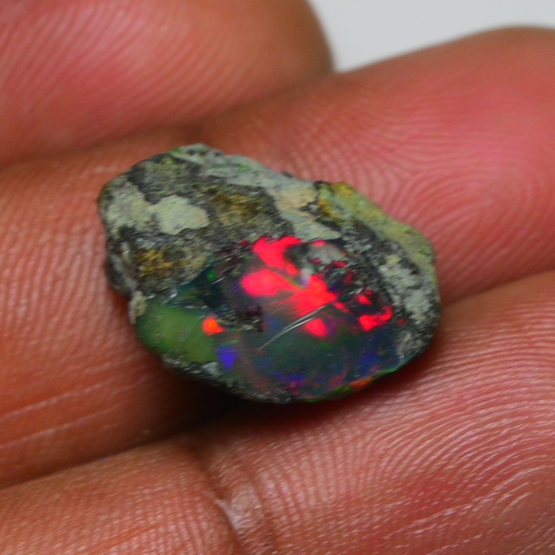 Ethiopian Black Opal Rough Natural 10.00 Carats 18X16 mm Gemstone For Jewelry