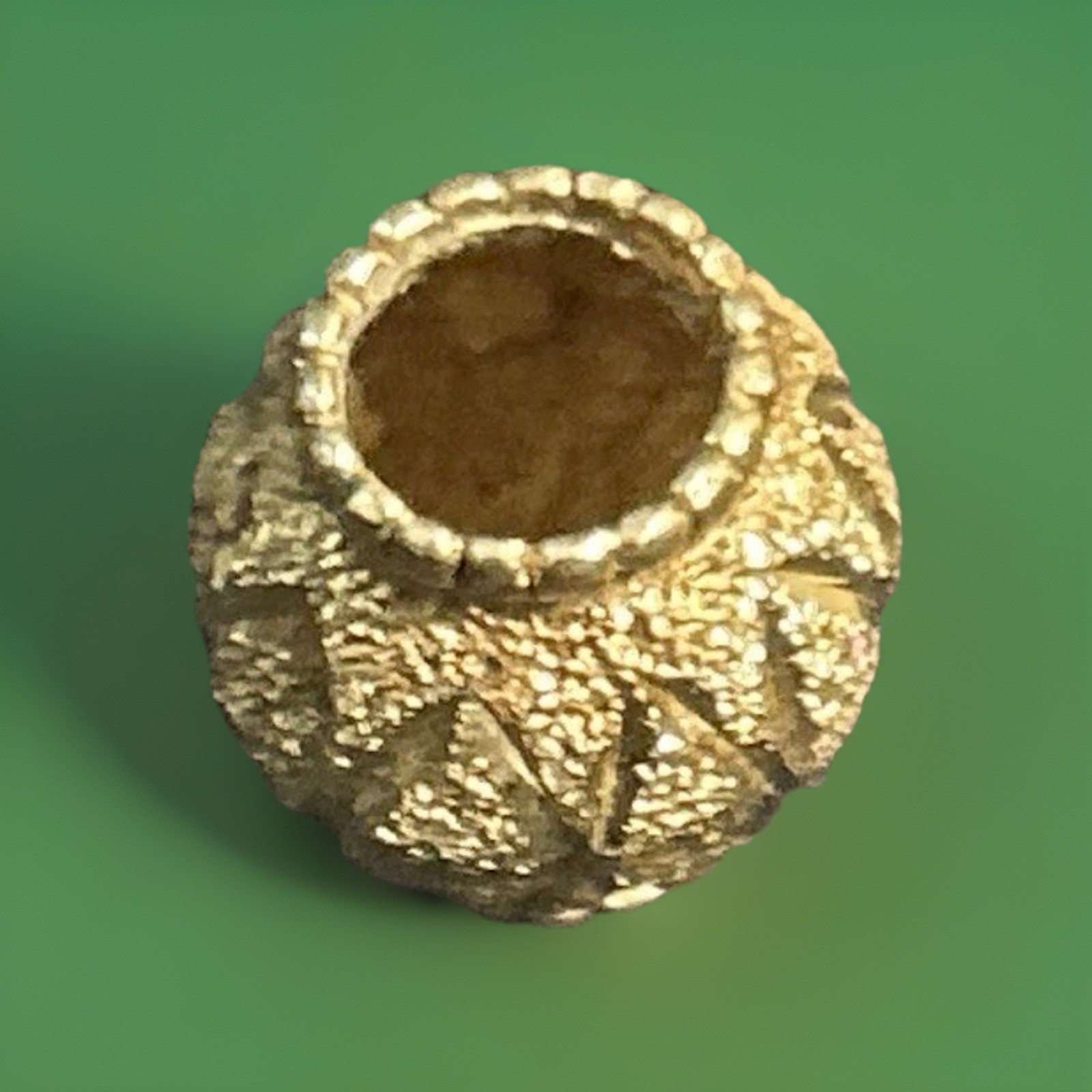 2.15g , 22k Italian Yellow Gold Roundel Bead Charm With Diamond Cuts