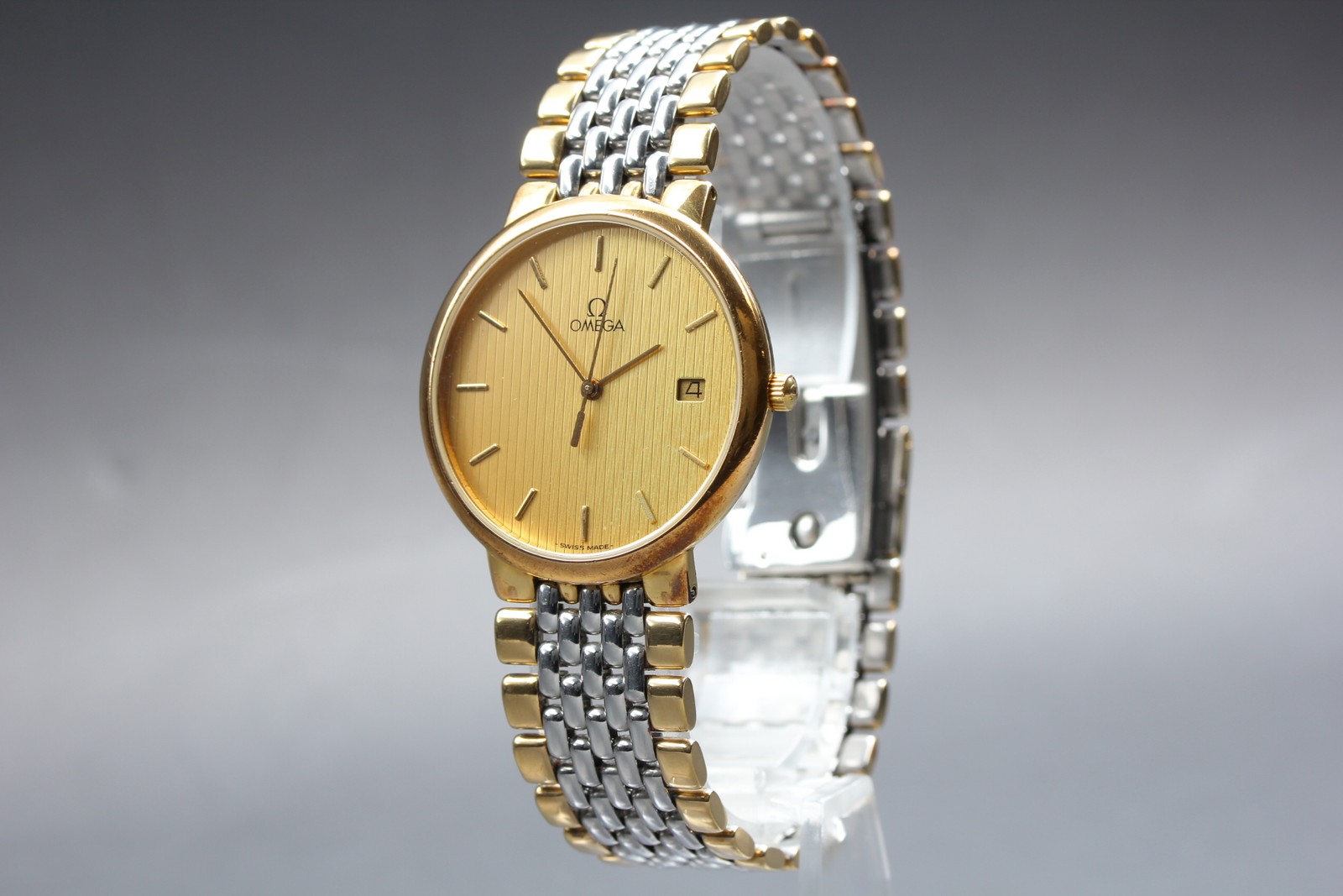 Vintage 1980s OMEGA De Ville Cal.1430 Quartz Gold Dial Date Men’s [NEAR MINT]