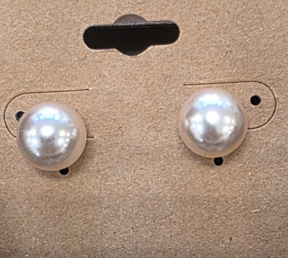 Off White Pearl Stud Earrings Set Medium Size Tops Women/girls