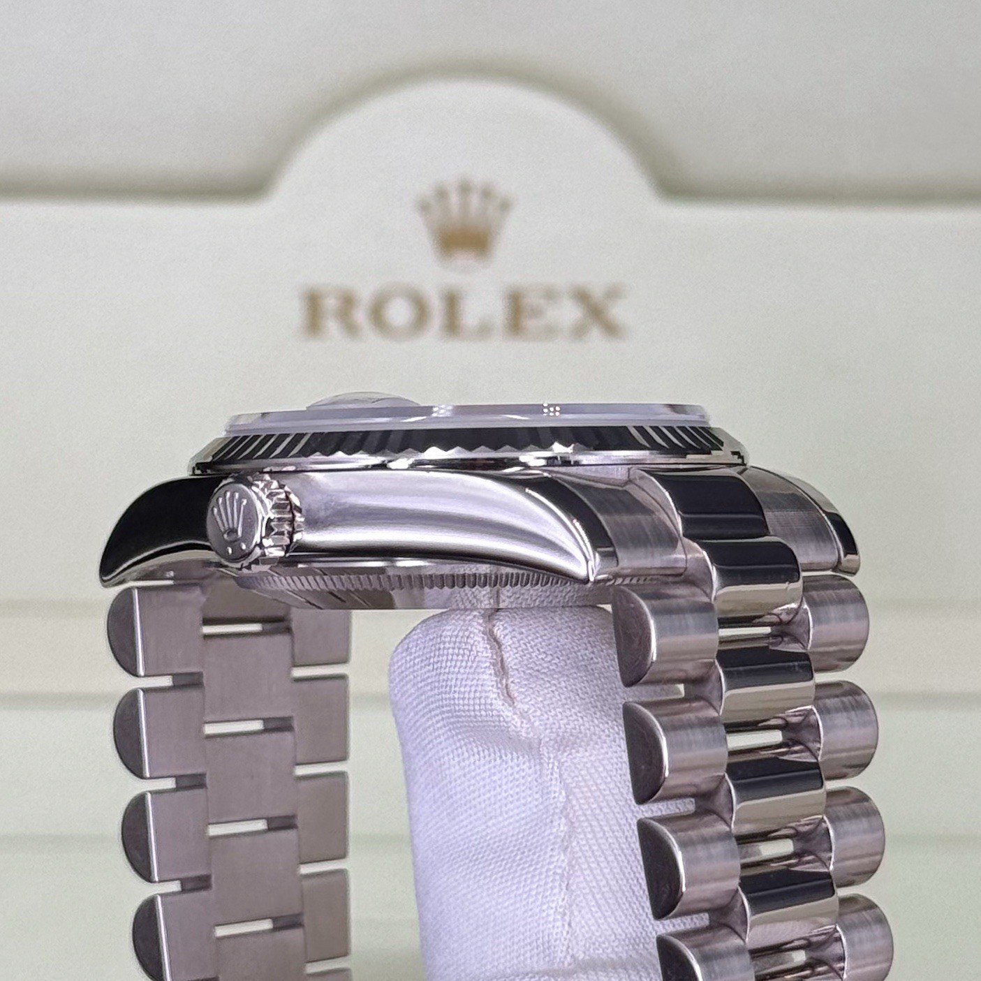 Rolex Day-Date 36 White Gold 118239 Silver Dial President Bracelet