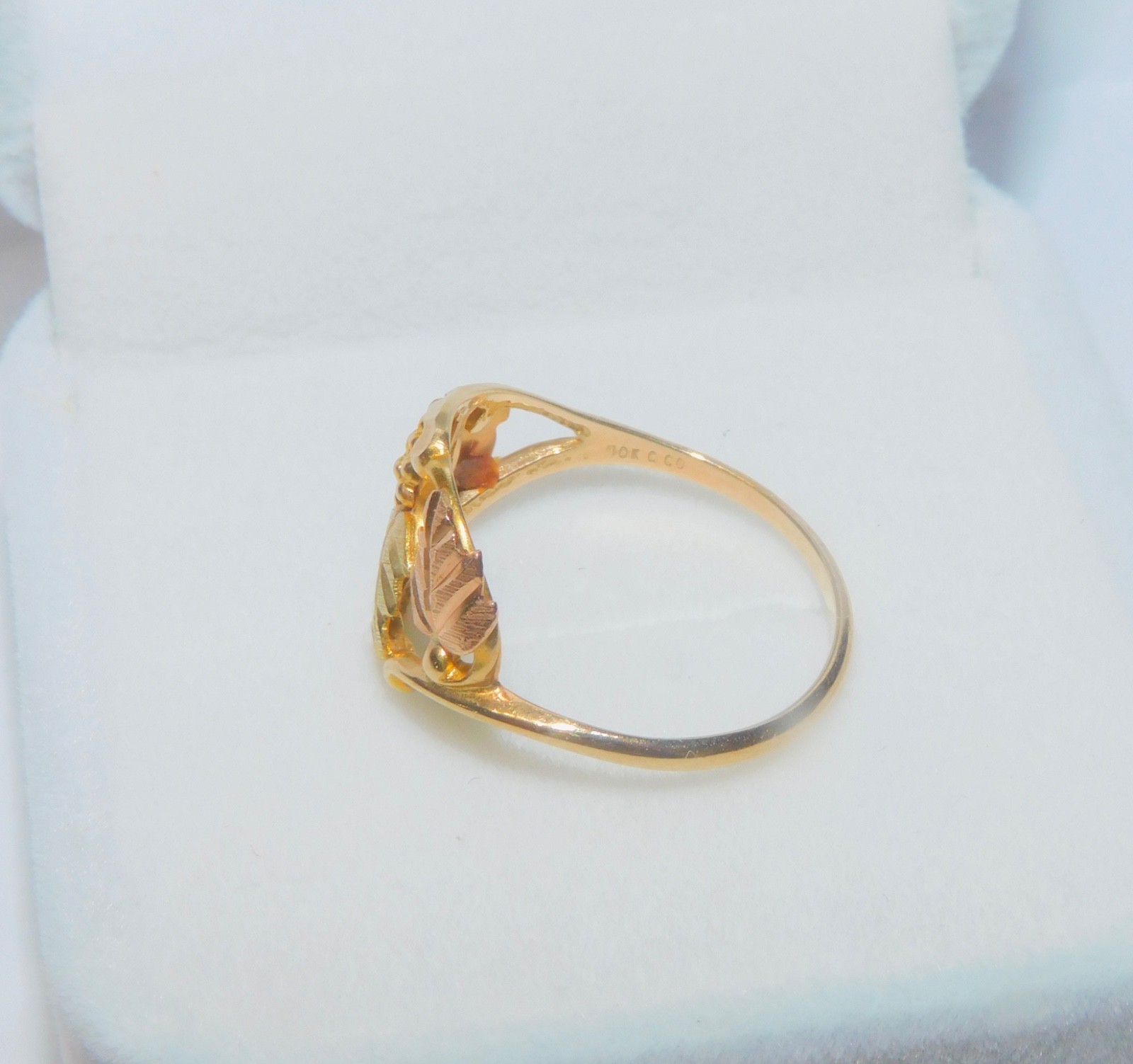 Black Hills Gold 10k Three Leaf Diamond Cut Ring Size 7