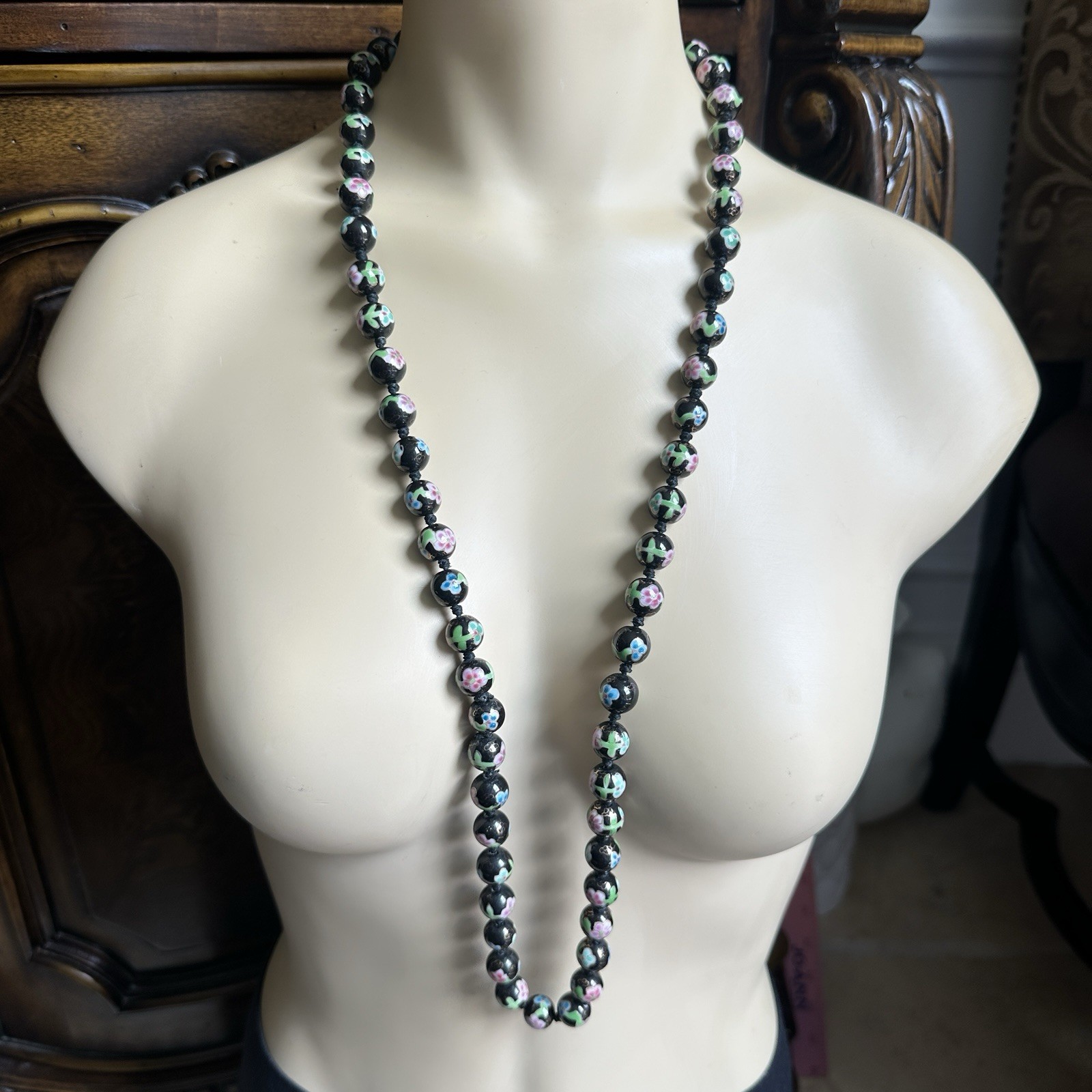 VTG Chinese Porcelain Beaded Necklace 26 Inch Black Pink Flower Knotted Round