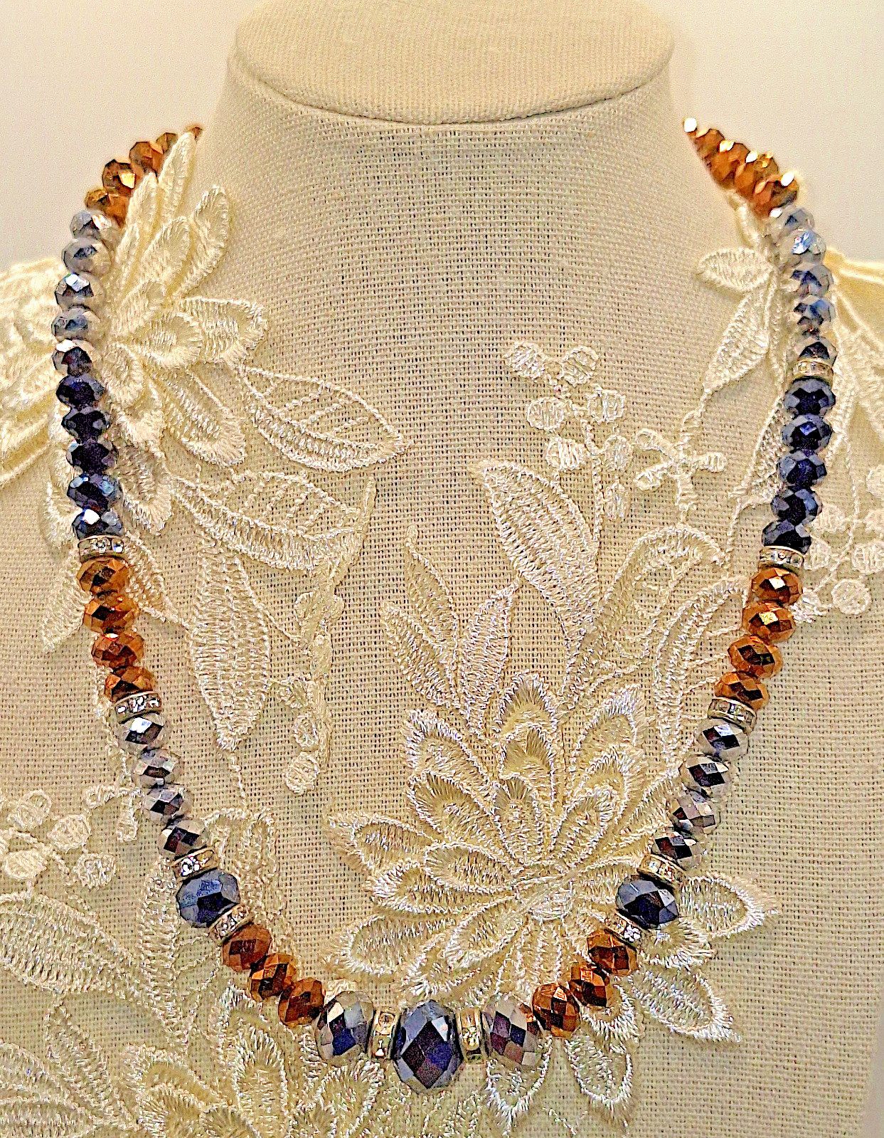 Vtg Gold Silver Black Faceted Glass Beads & Crystal Accents 21″ Choker Necklace