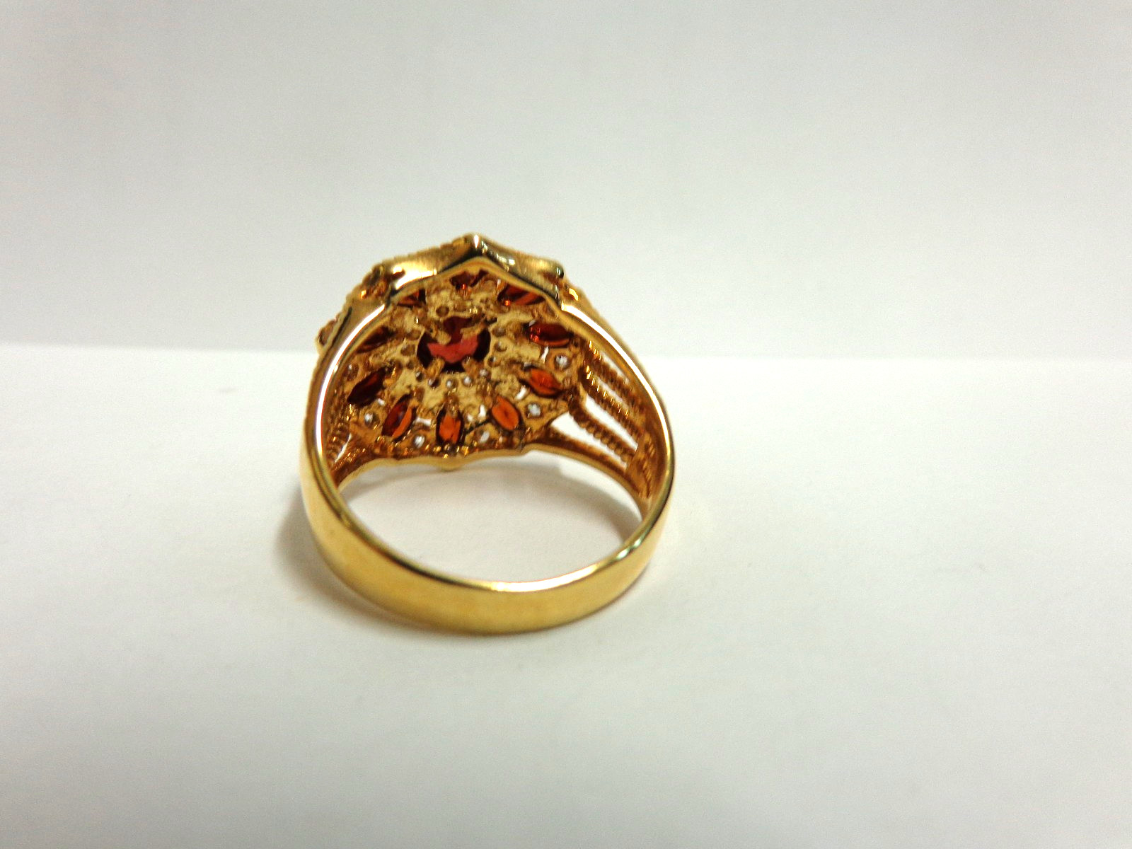 Sterling Silver y gold overlay ring w/red/white stones sz 10 wgt 6.9 gramsbyUTC