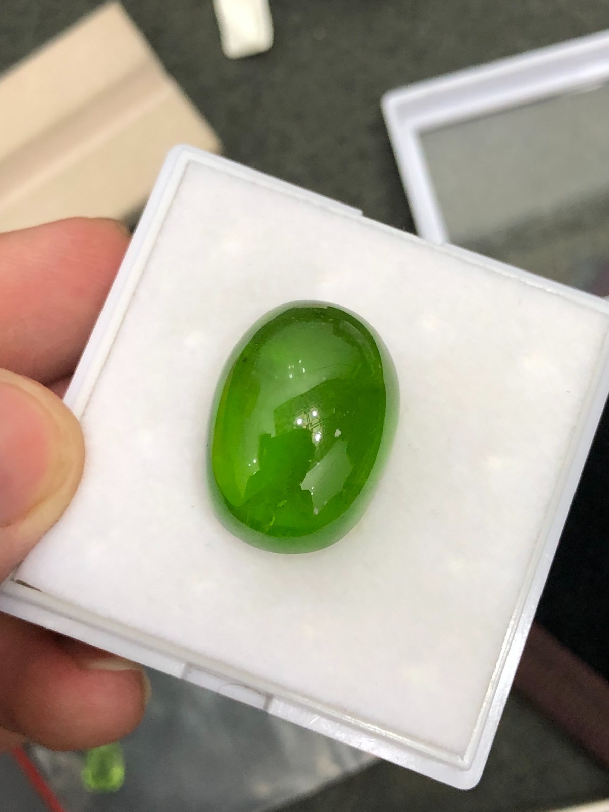 50 CT TOP QUALITY CABOCHAN PERIDOT LOOSE GEMSTONE (23.80x 17.05x 13.0 mm)