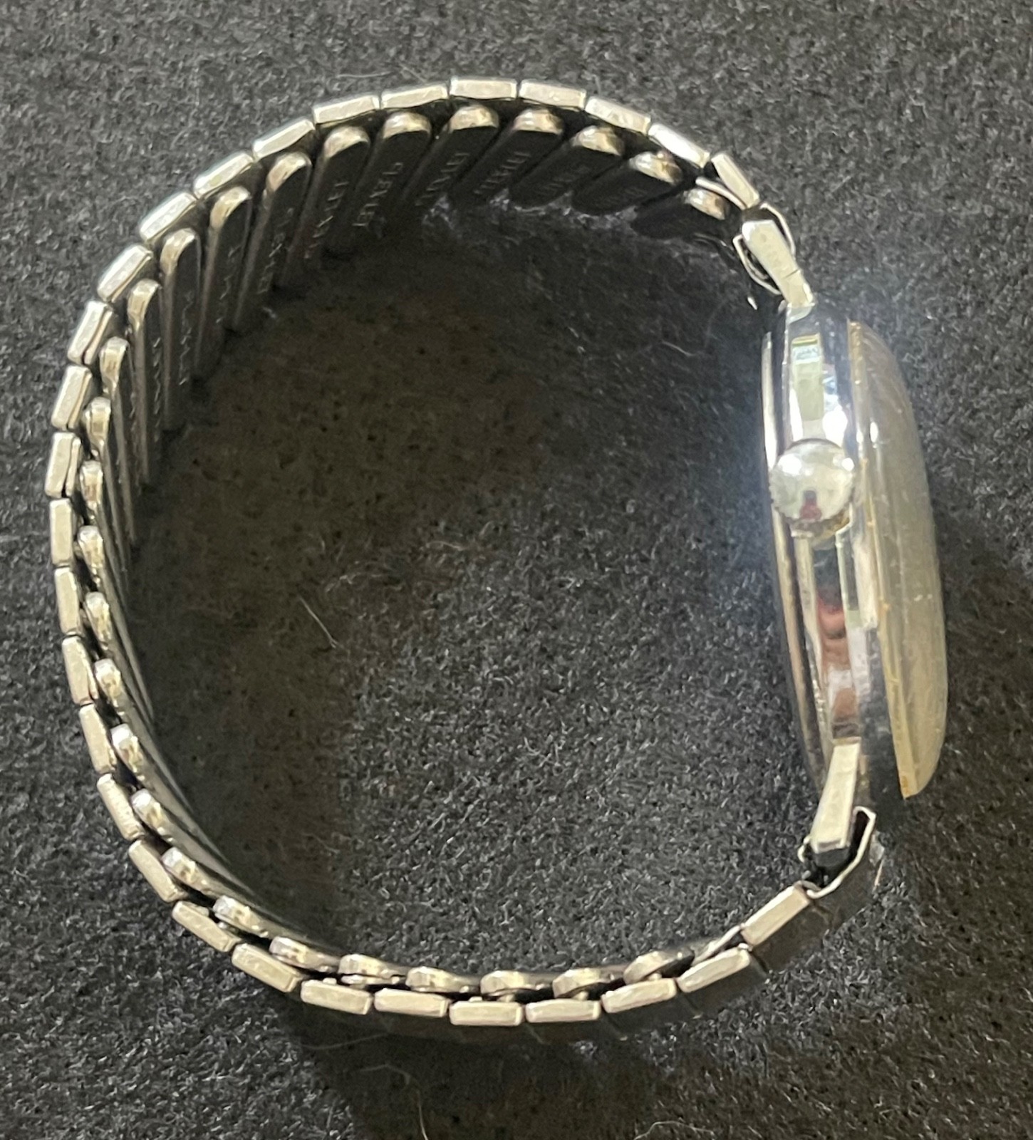 Vintage mid-1960s Timex Marlin mechanical (manual-wind) watch – working!