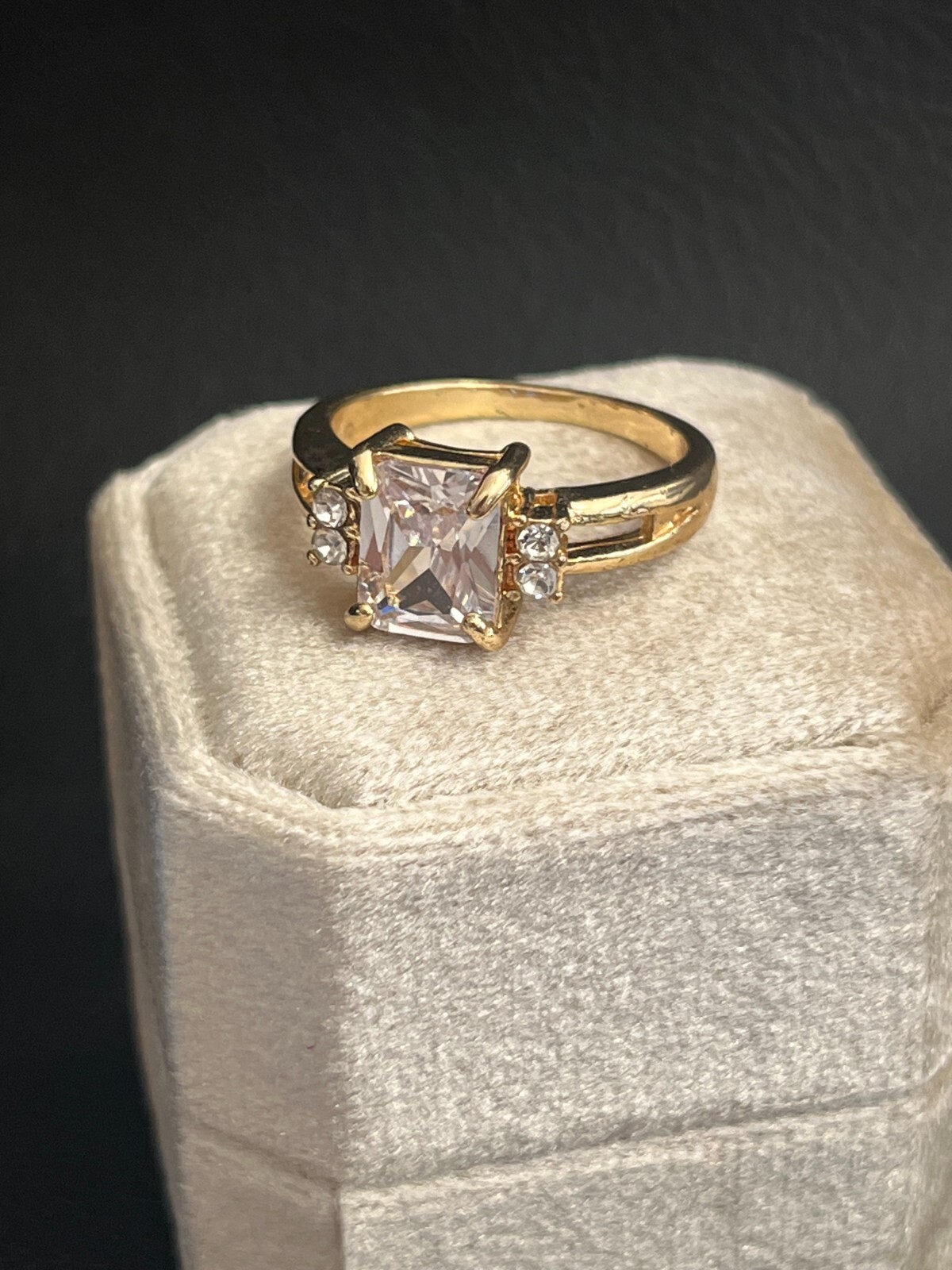 GOLD COLOR WOMEN’S ENGAGEMENT RING/FASHION RING 2CT CZ SIZE 7.5 (STYLE#13)