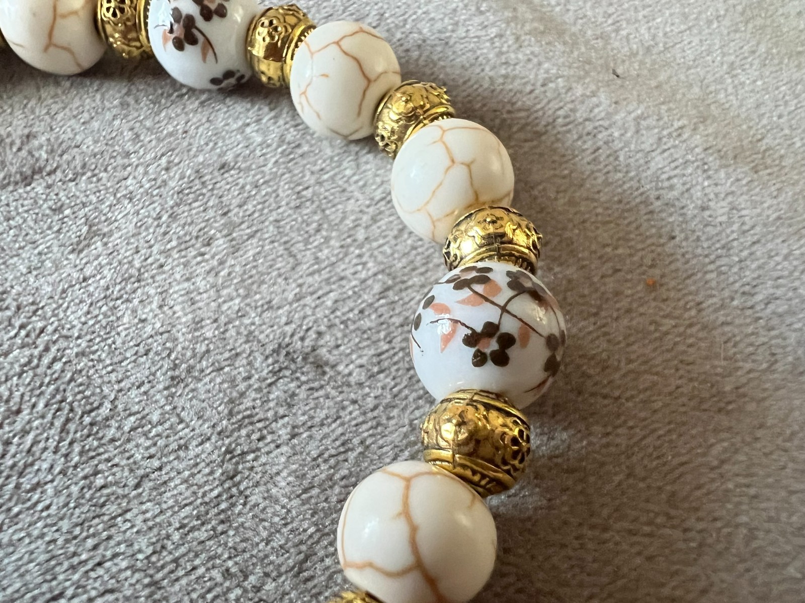 handmade women beige flower stone bracelet non elastic with zip