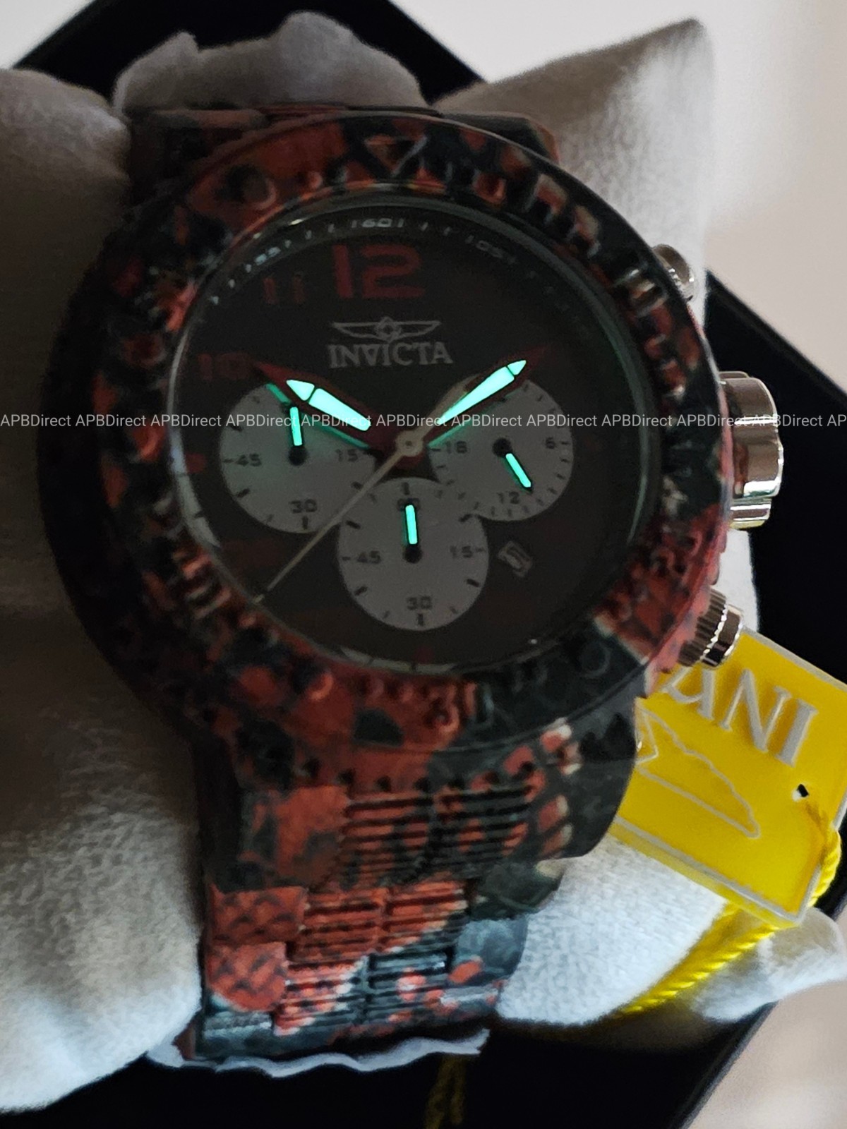 Invicta – Pro Diver HYDROPLATED Snake Skin – Chrono Black RED – 52mm mens watch