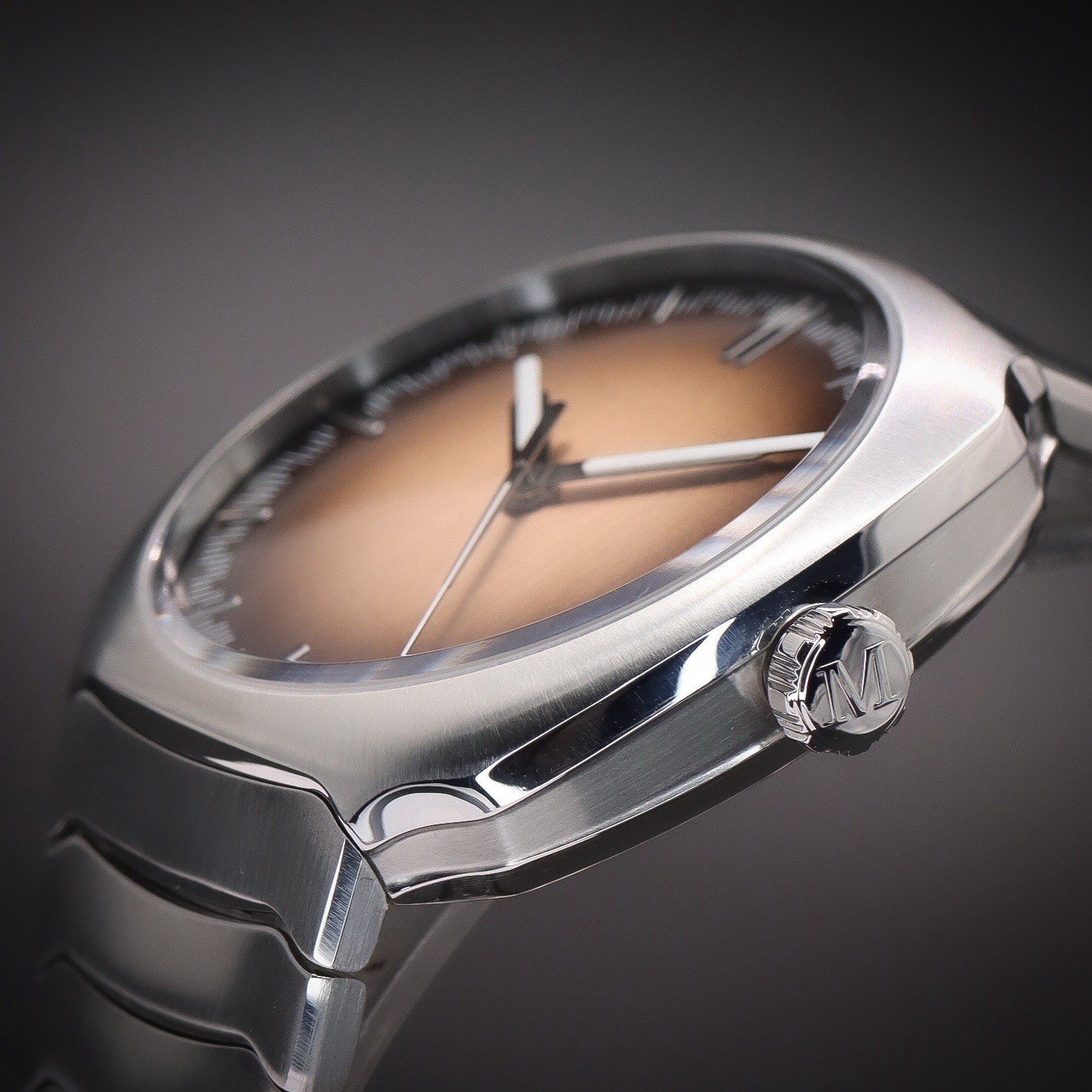 H. MOSER & CIE. Streamliner Centre Seconds “Smoked Salmon” 6200-1207 Full Set