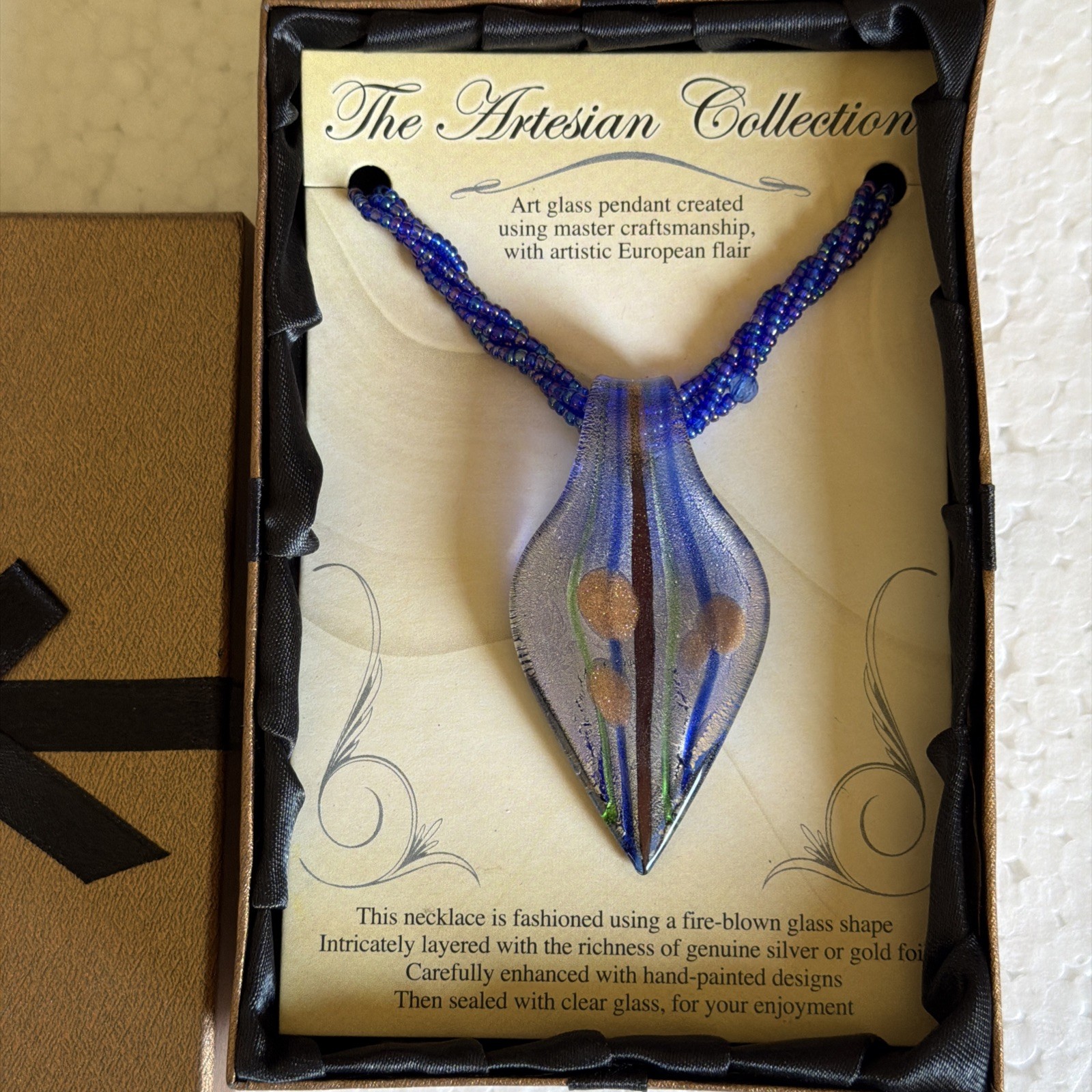 Art Glass Pendant the Artesian Collection w/artistic European Necklace NWB