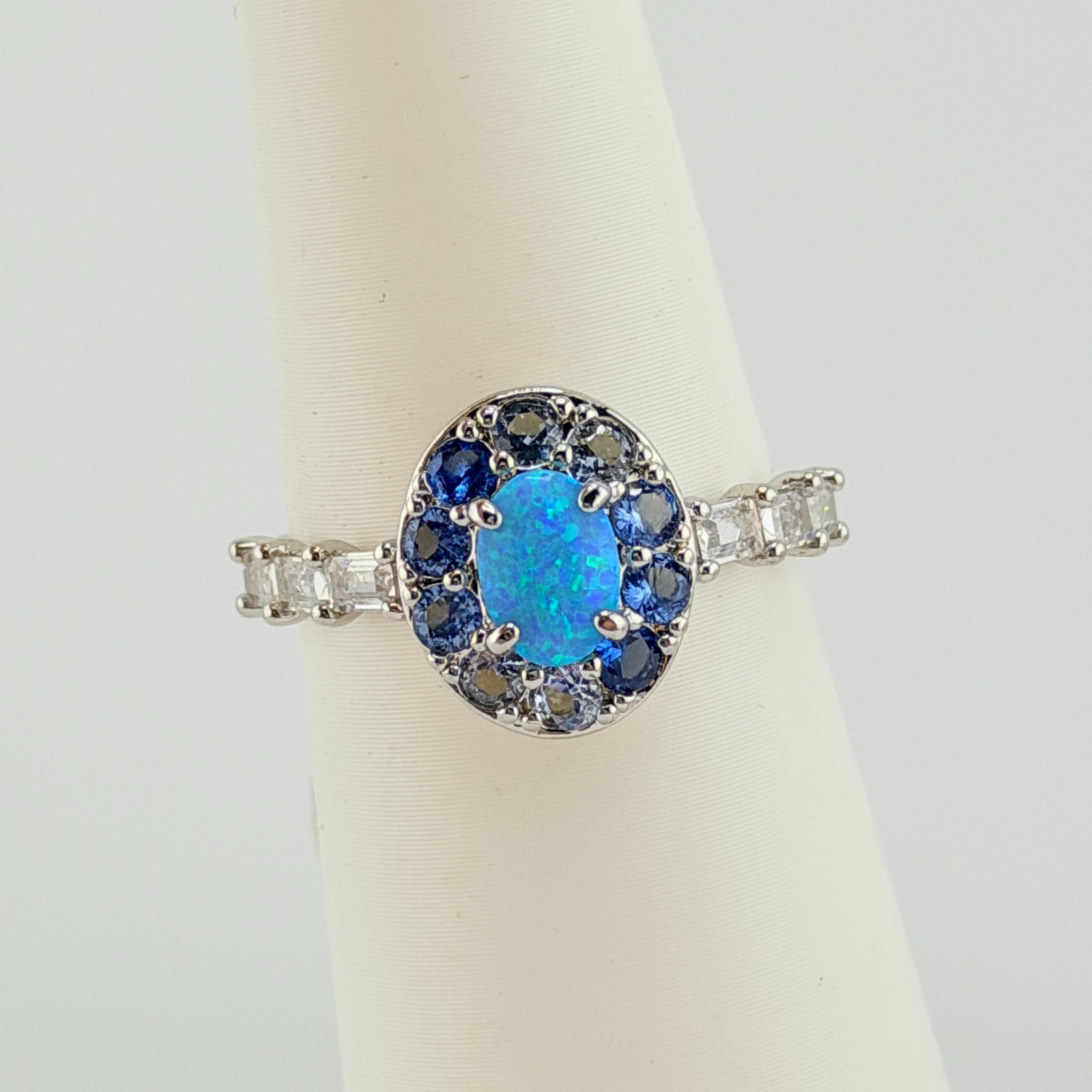 Bomb Party Ring Sz 9 RBP5850 “Dazzled Up” Aquamarine Opal & Ombre Rhodium RETRO