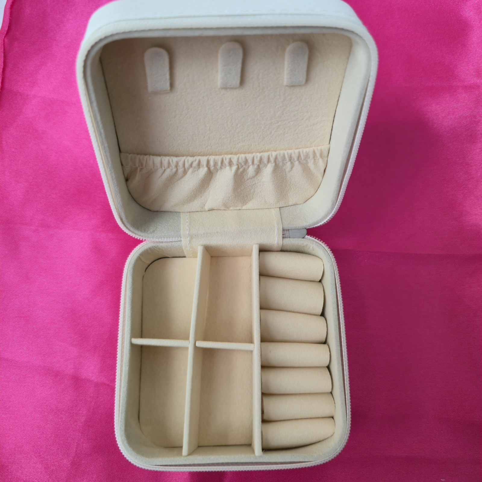 White Square Zip-Around Travel Jewelry Case / Jewelry Box 9.5 × 9.5″