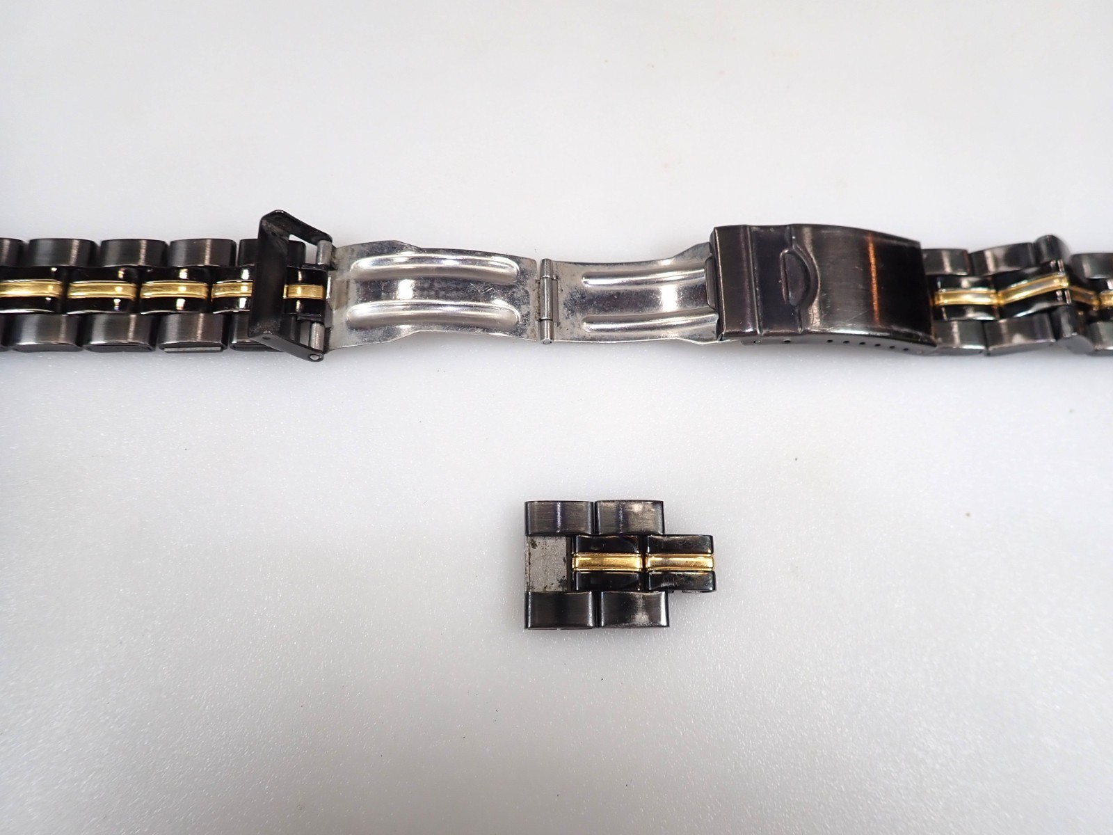 Vintage Pulsar V072-0050 Men’s Watch Black/Gold Alarm Chronograph PARTS/REPAIR