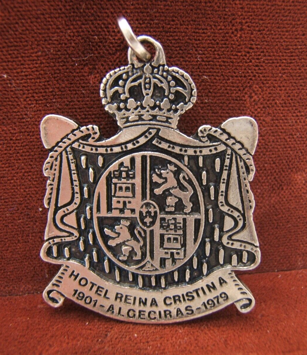 VINTAGE HOTEL REINA CRISTINA 1901-1978 MEDAL PENDANT FOB SILVER TONE