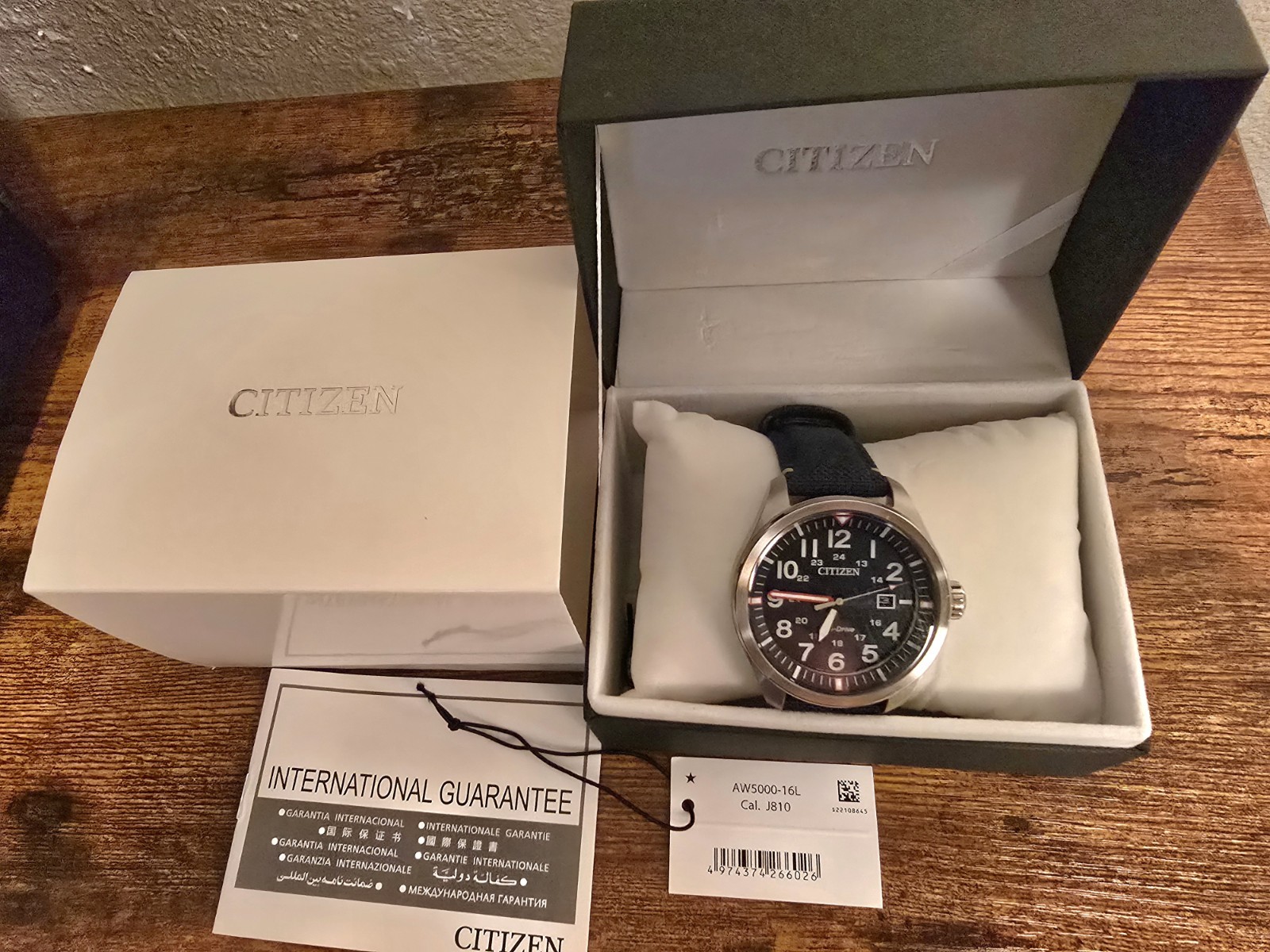 Stunning Blue Citizen Eco Drive Aw5000-16l Pilot Field Watch