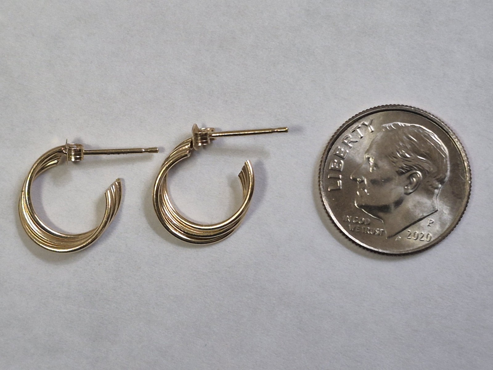 14K Solid Yellow Gold Triple Twist Tube 13mm 0.5 Inch Hoop Earrings Vintage