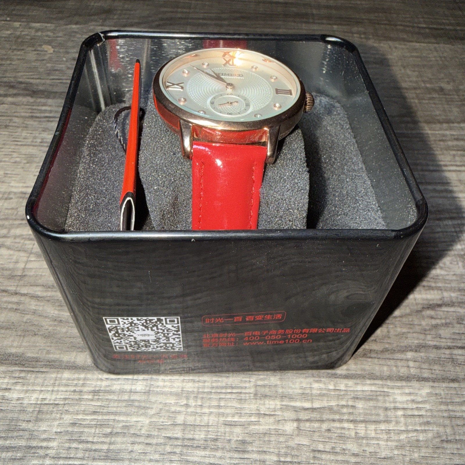 NEW NWT Women’s Ladies Timeco 100 Wristwatch Red Leather Band