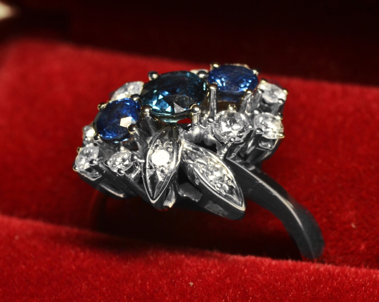 Diamond ring 14kt gold sapphire brilliant 585 White gold estimate: 1500 euros