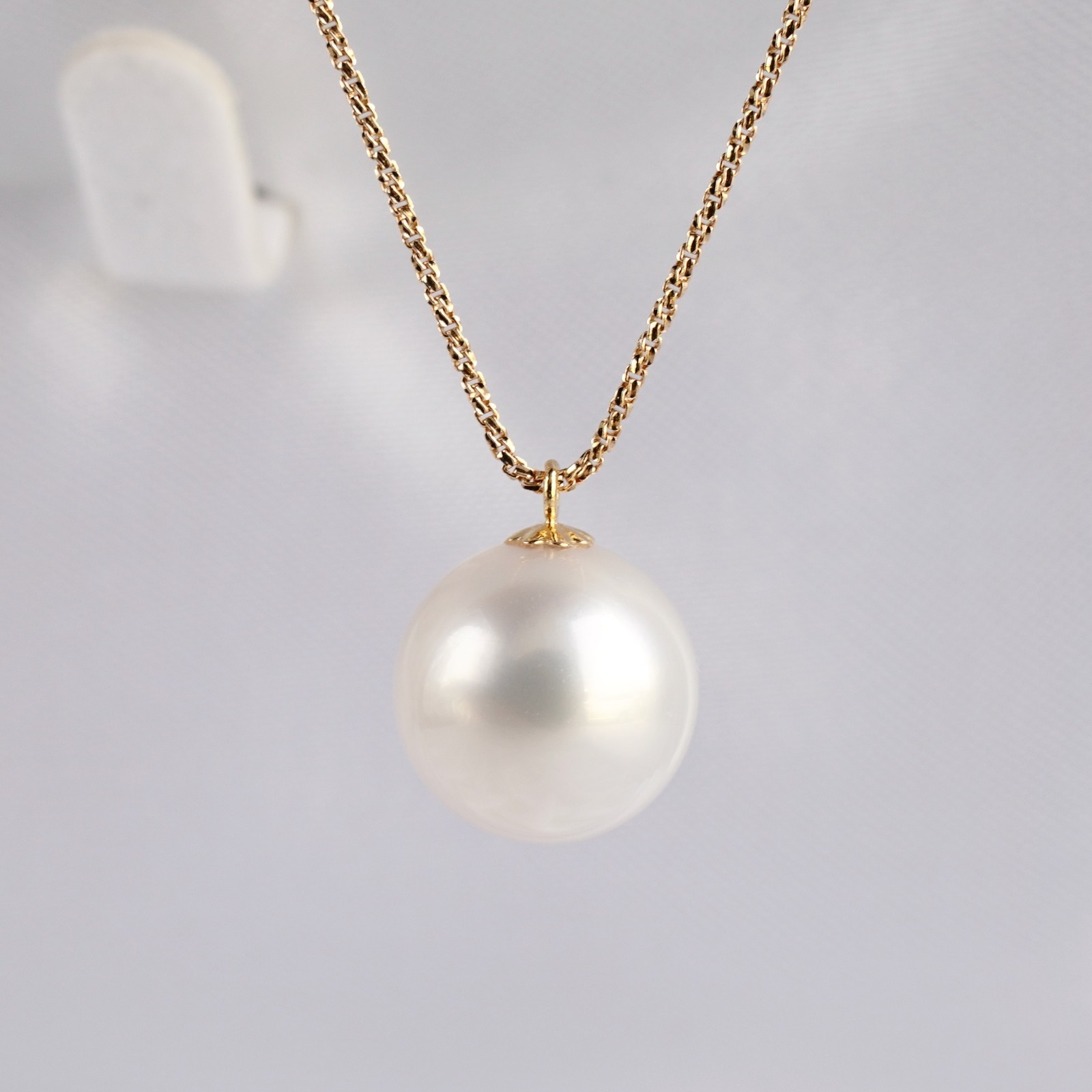 10.8mm White Australian South Sea Pearl Pendant Necklace 18Kt Yellow Gold,18″