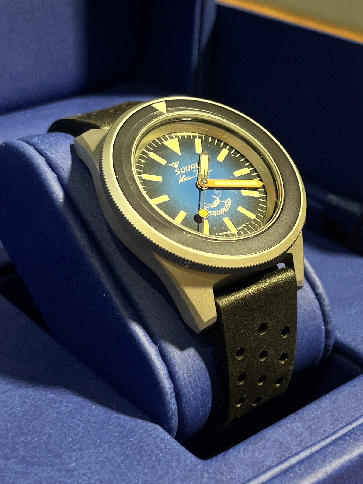 SQUALE 1521 LIMITED EDITION BLASTED ALESSIA ZECCHINI SIGNATURE NOS