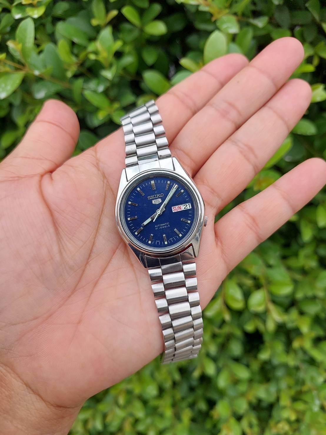 Vintage Seiko 5 Automatic Dark Blue Dial with Exhibition Caseback Mens Watch