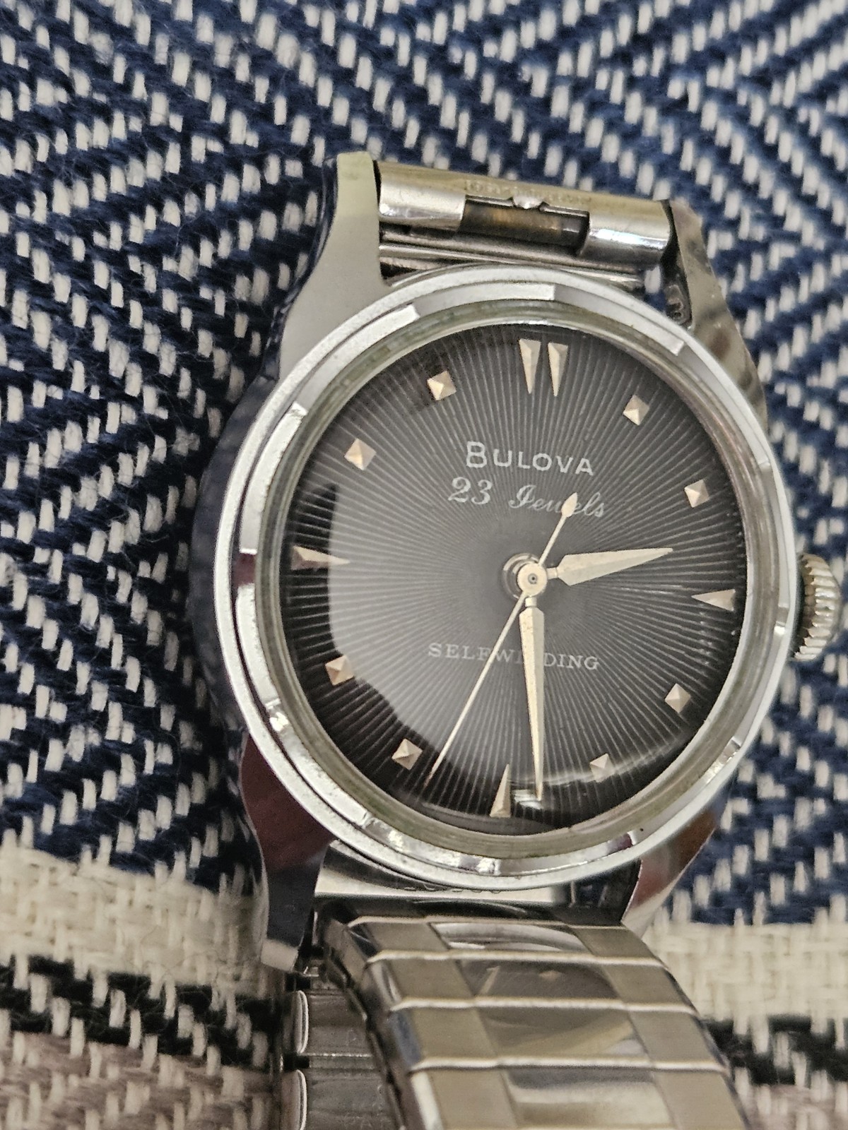 VINTAGE Bulova mens watch 23 Jewels