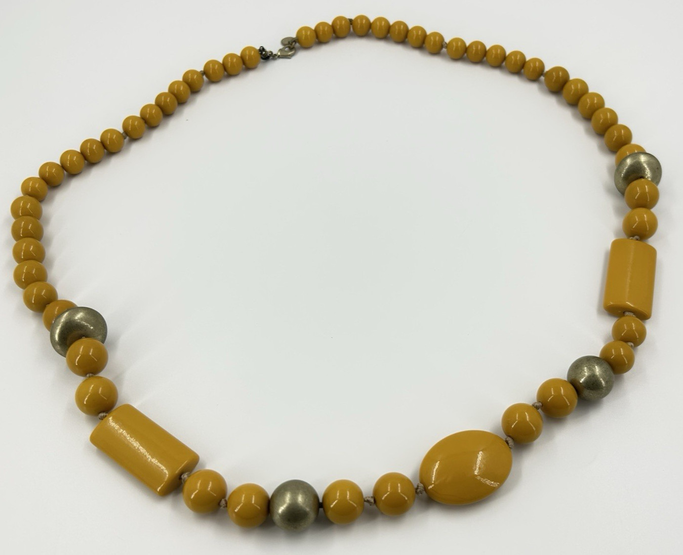 Modern TRIFARI Chunky Acrylic Mustard Yellow & Gold Tone Necklace Womens 34 Inch