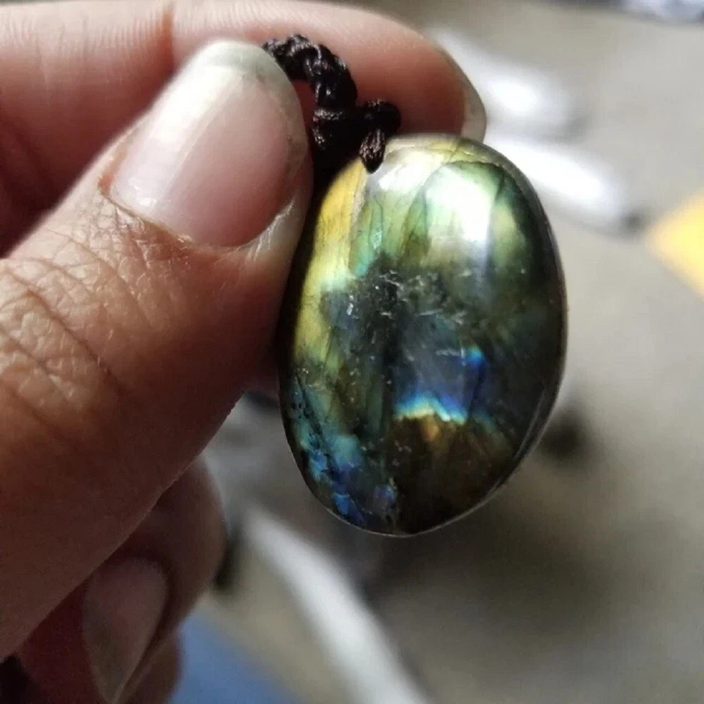 Labradorite Stone Pendant Natural Healing Crystal Amulet Necklace Gift for Women