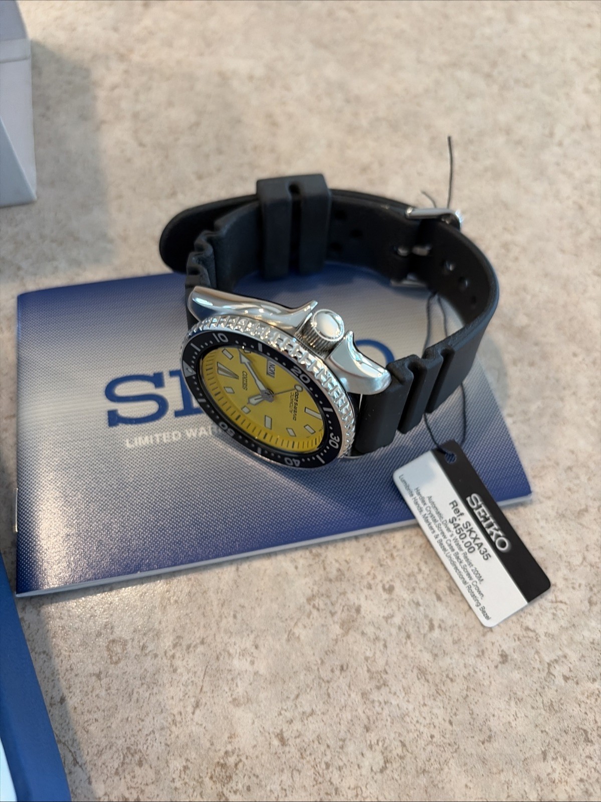 Seiko Yellow Men’s Watch – SKXA35 **New Never Worn**