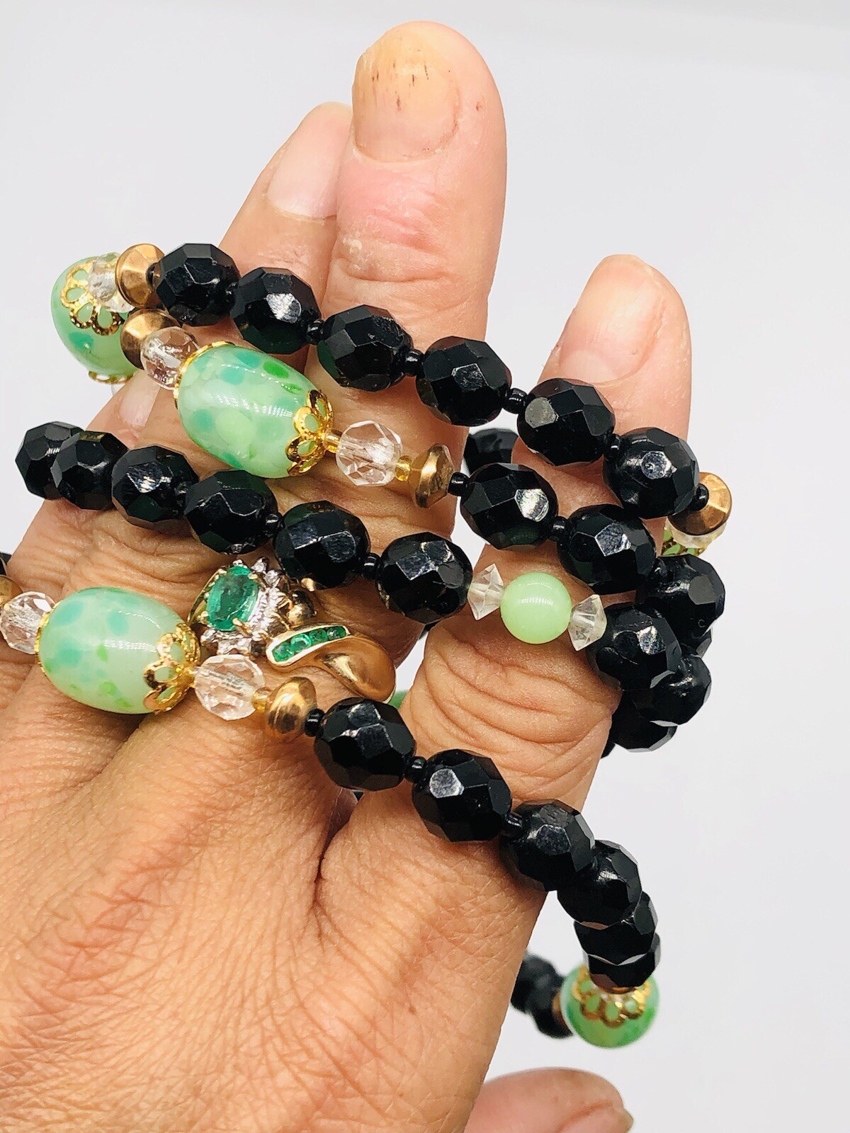 Vtg Green Jade Look & Black Jet Glass Beads Overhead Necklace Long 32”