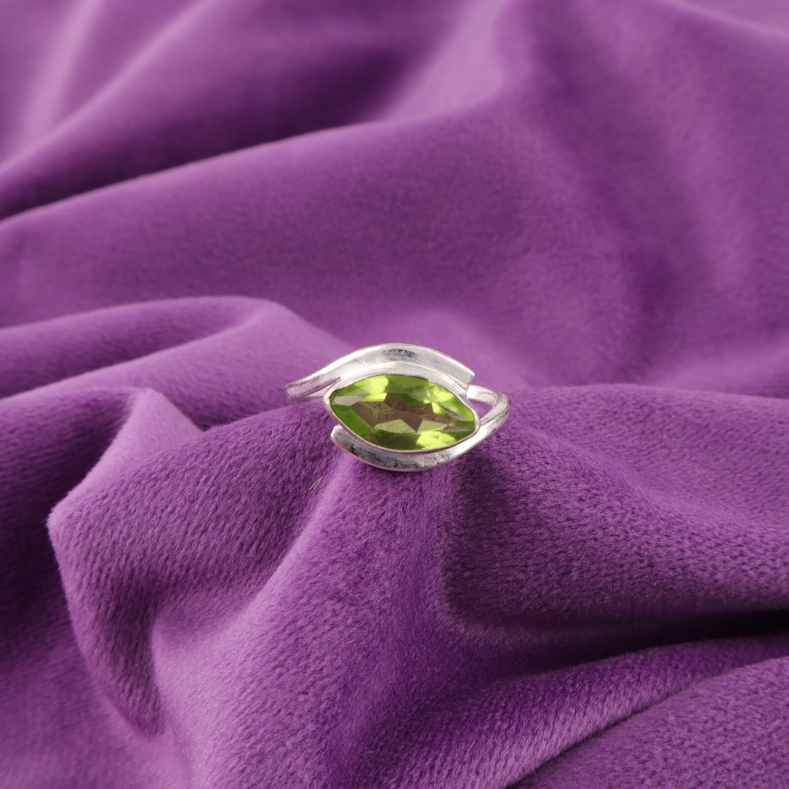 Gift For Her Natural Peridot Stackable Ring Size 925 Silver