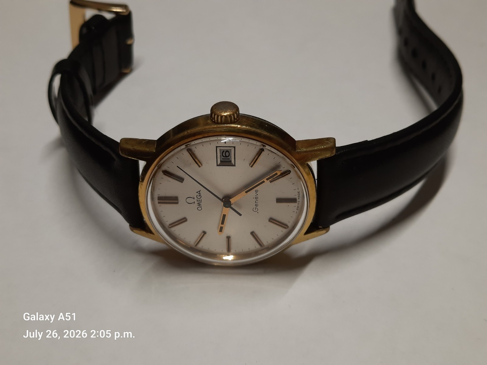 VINTAGE OMEGA GENEVE 17J, 613, MAN WIND, DATE @ 3 RUNS