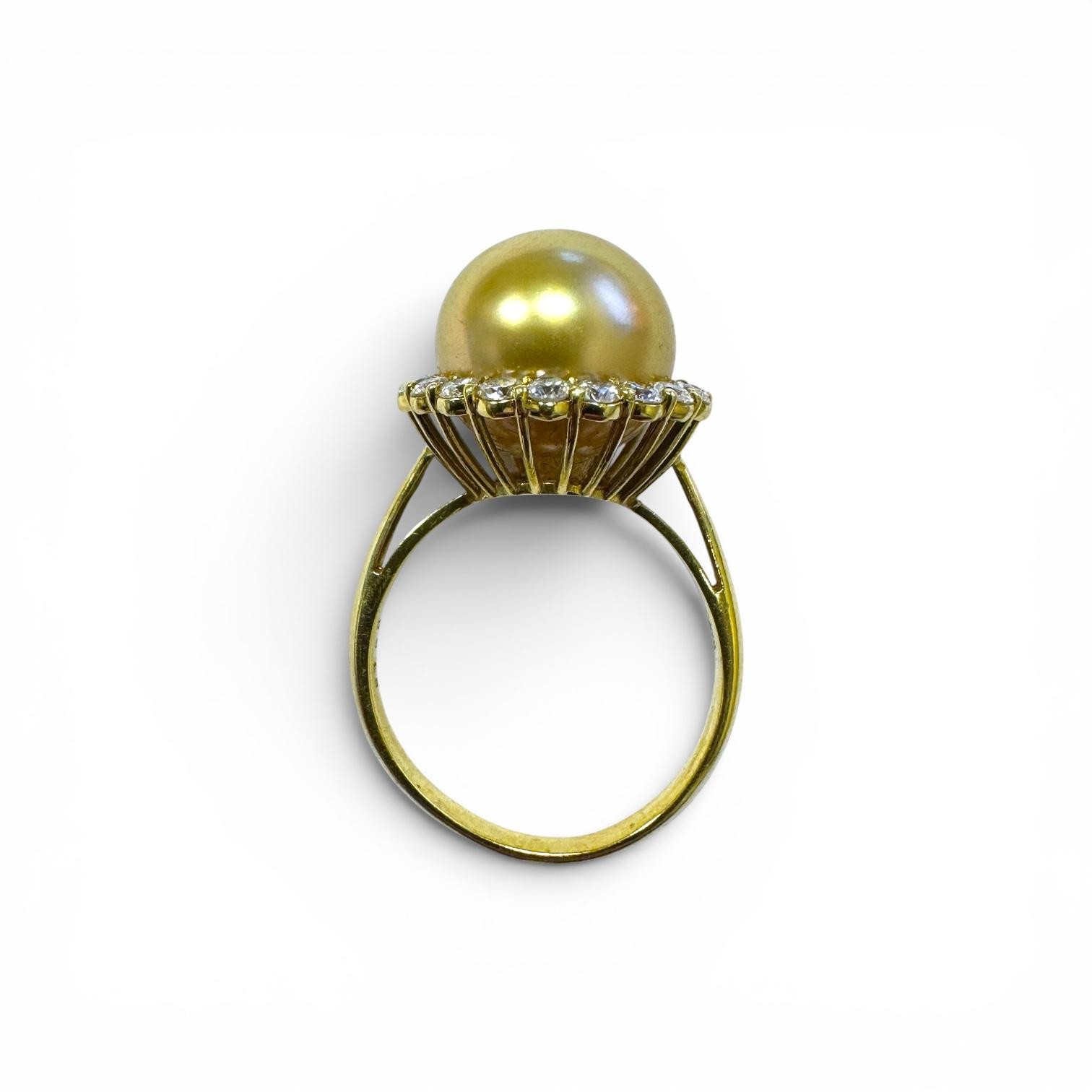 Vintage 18k Yellow Gold South Sea Golden Pearl Diamond Halo Ring