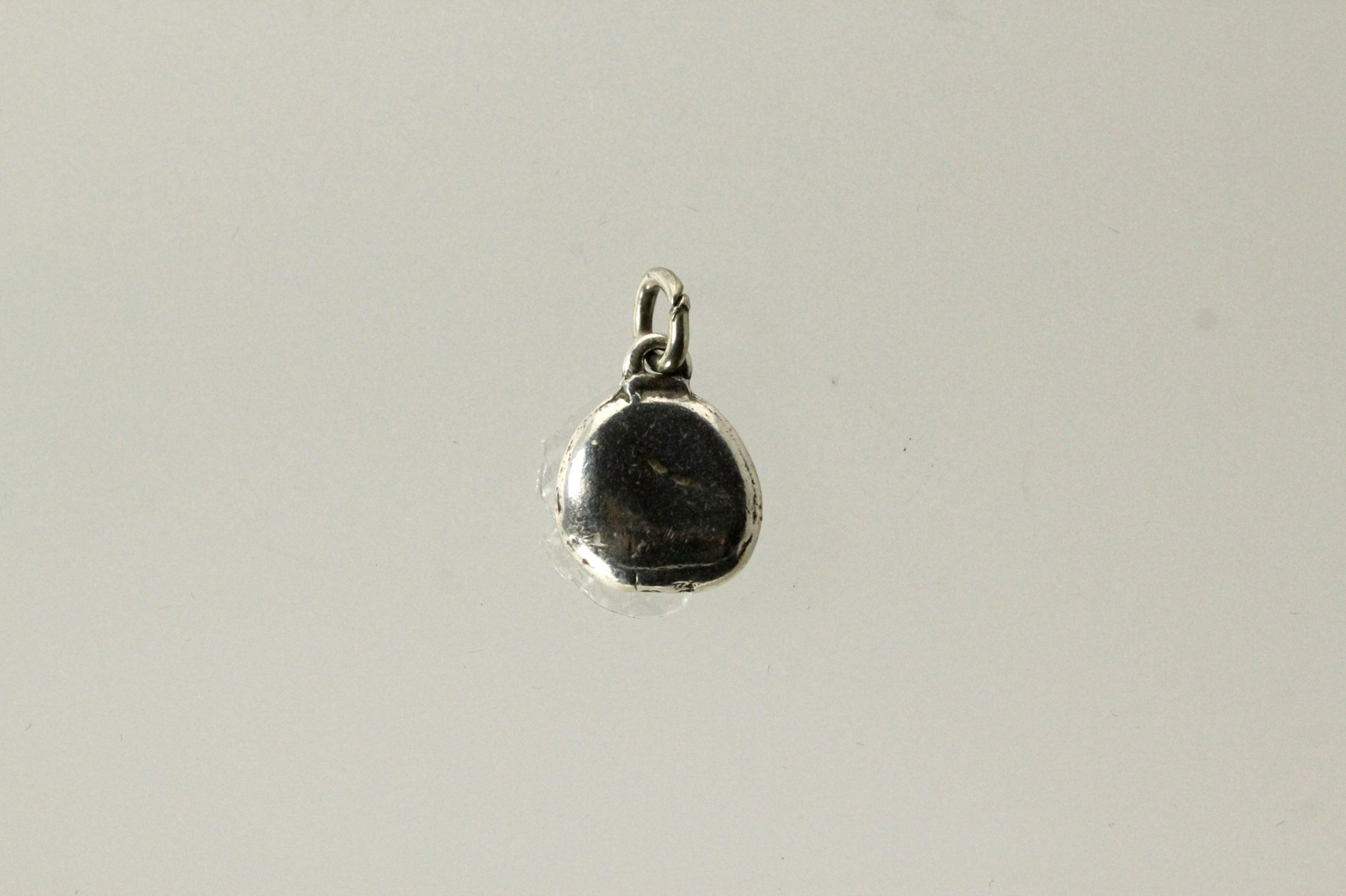 Unmarked 925 Sterling Silver “Loyalty” Pebble Charm 2.4 Grams (PEN4010)