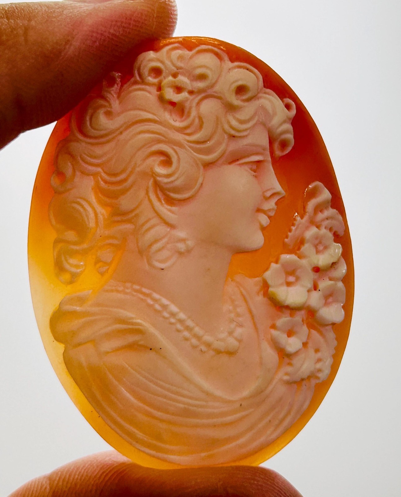 Vintage Shell Oval Loose Cameo Right Facing Woman Flowers