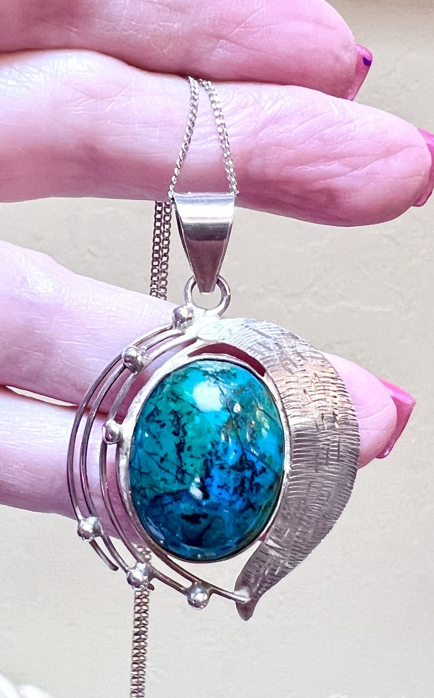 Beautiful Vintage Artisan/Studio Ornate Sterling Silver & Chrysocolla Necklace