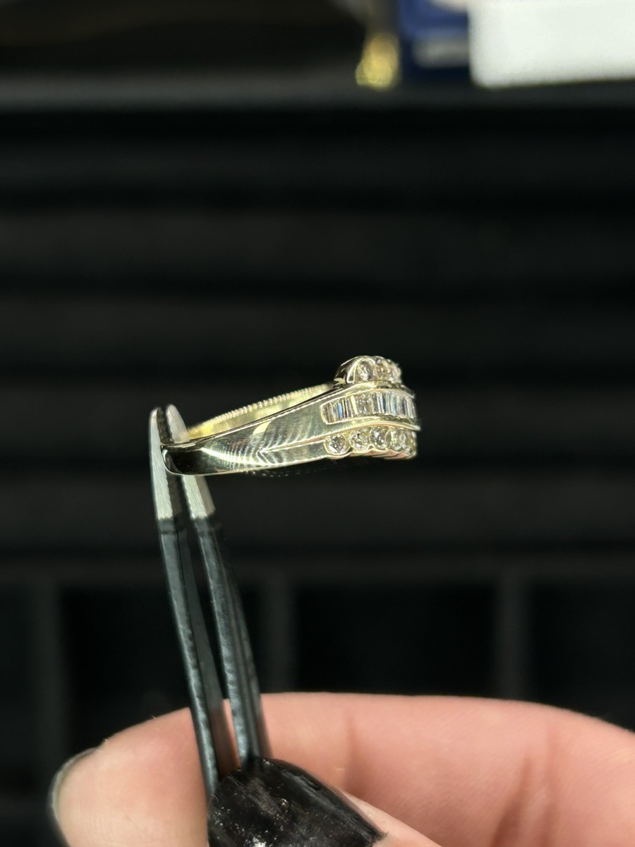 Lady’s Diamond Fashion Ring 30 Diamonds .72 Carat T.W. 14K Yellow Go (A36003933)