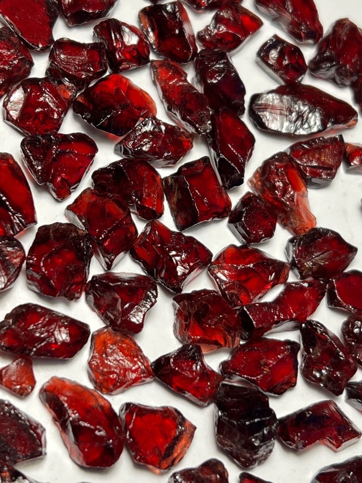 370Ct Natural Rhodolite Garnet Rough Facet Grade Parcel Tanzania Lot