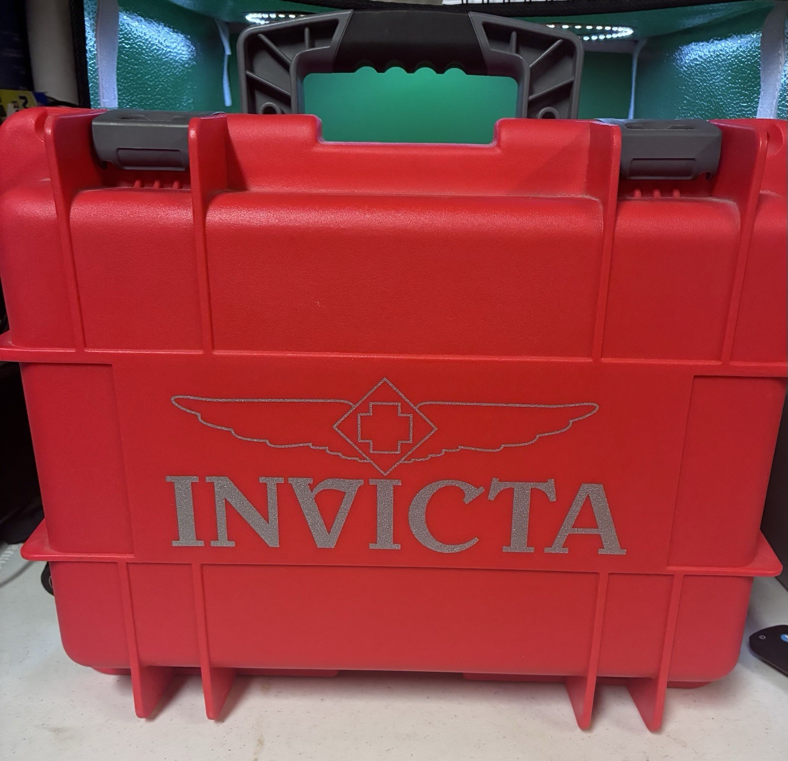 Invicta 8 Slot Bright Red Watch Dive Empty Case