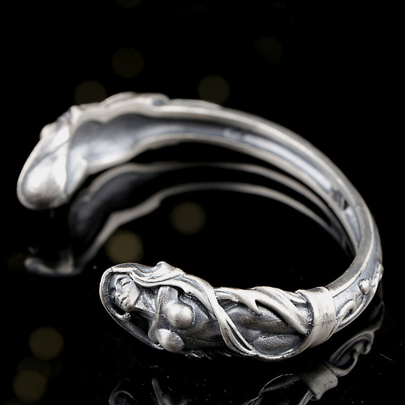 A24 Female Nude Aphrodite Goddess of Love Armrest Silver 925